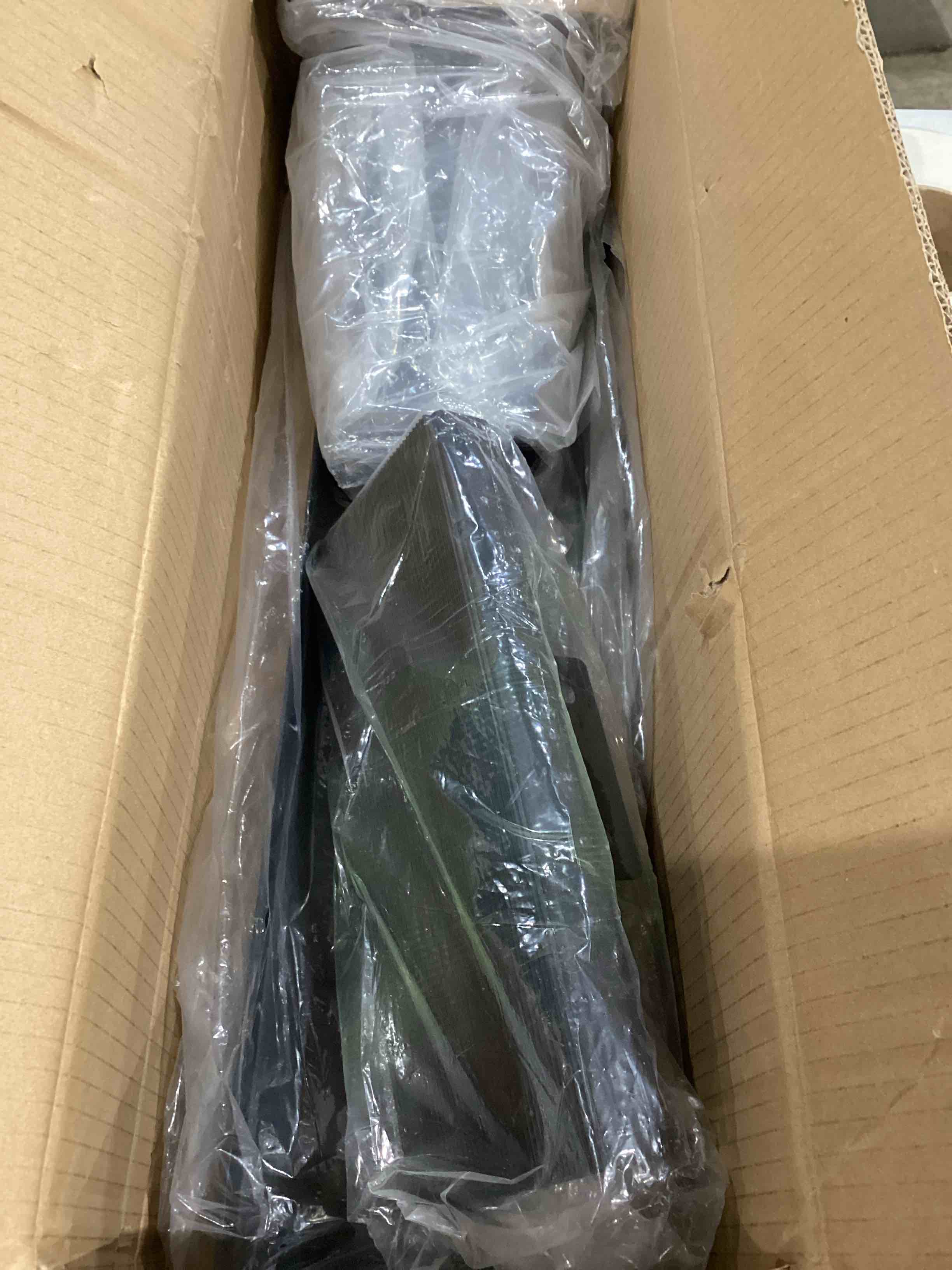 https://s3.amazonaws.com/lotting-images-prod/bidfta/PPE1597268_1752772550554.jpeg