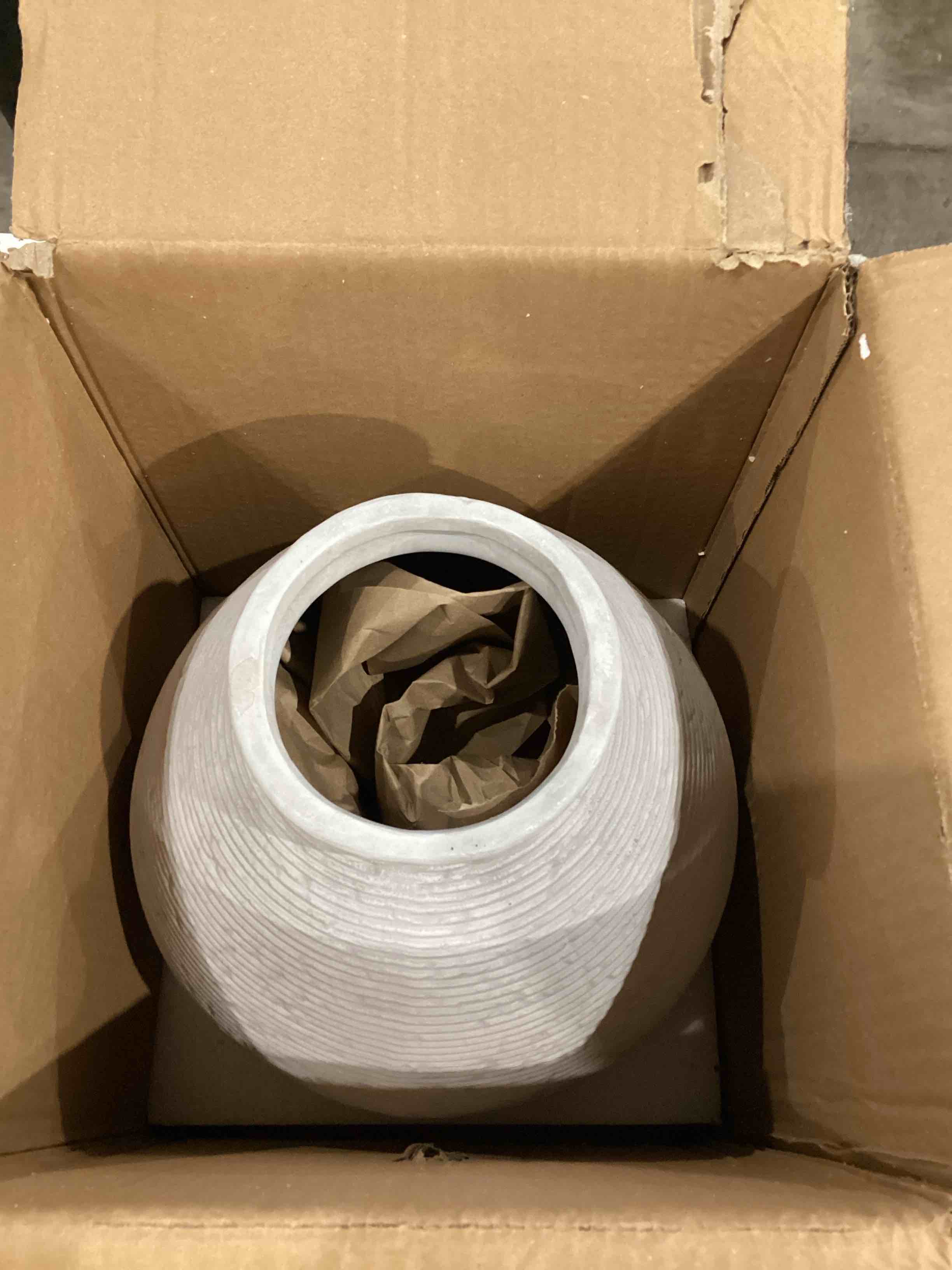 https://s3.amazonaws.com/lotting-images-prod/bidfta/PPE1597568_1753101462218.jpeg