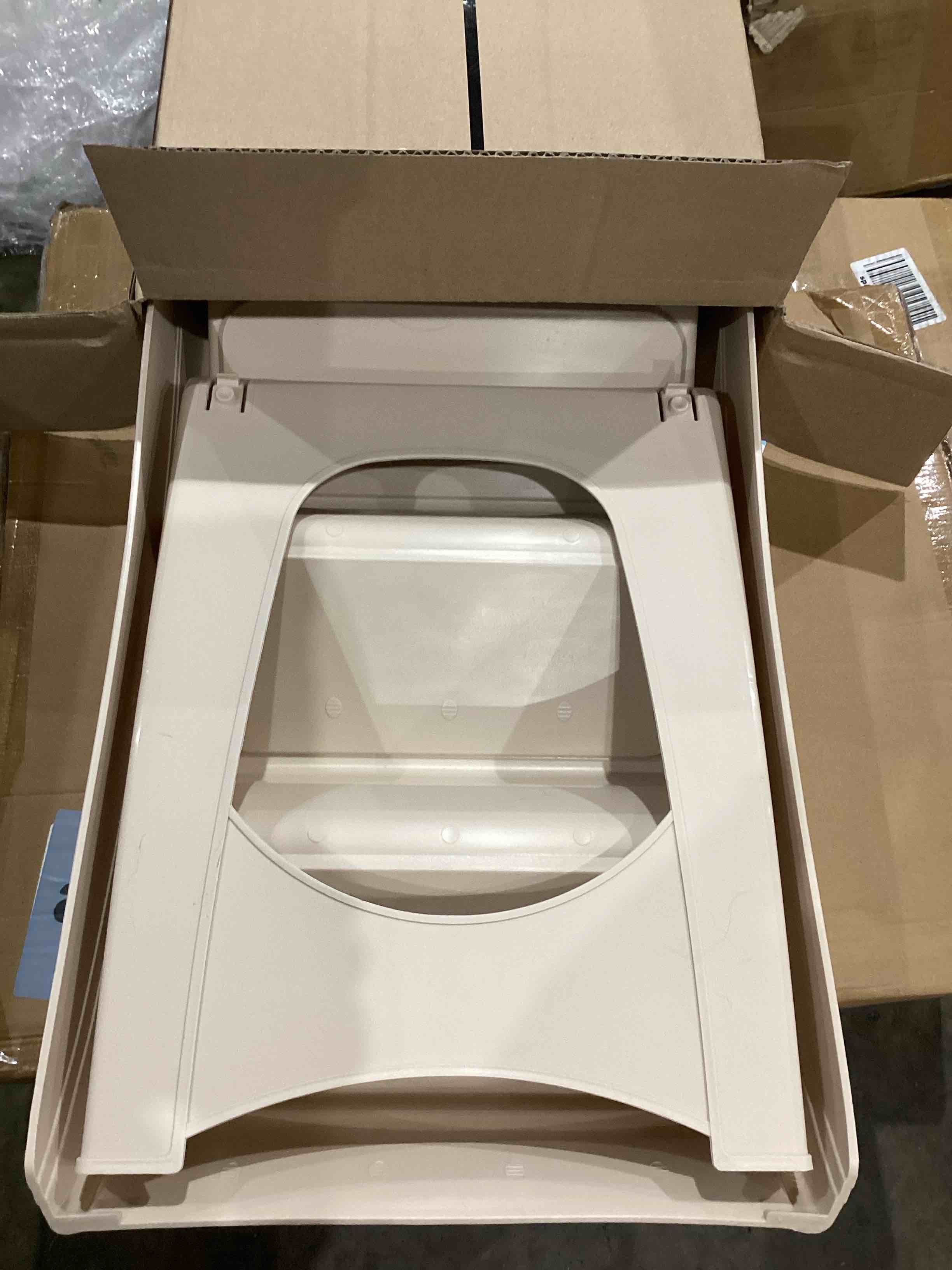https://s3.amazonaws.com/lotting-images-prod/bidfta/PPE1597728_1753202068692.jpeg