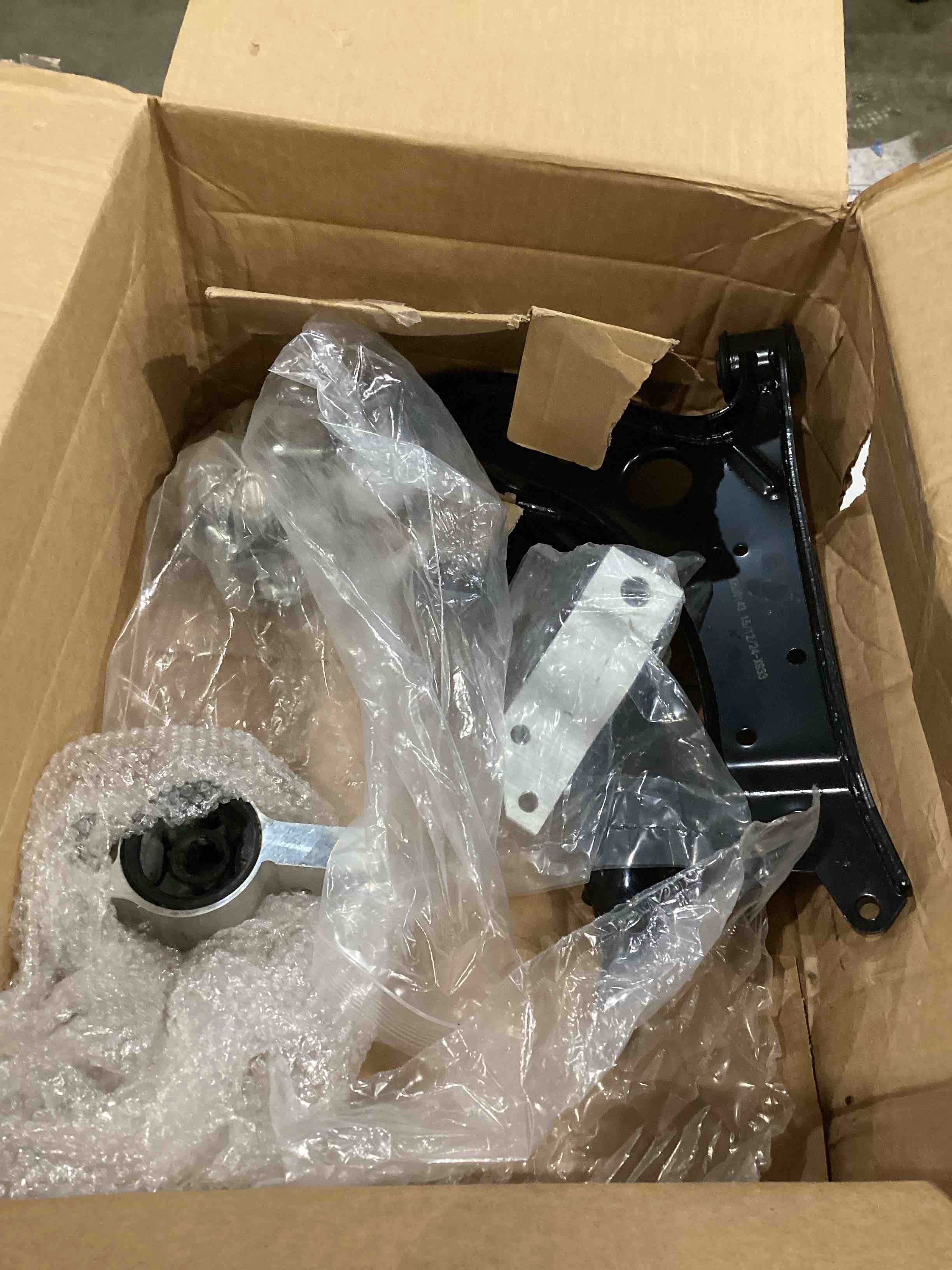 https://s3.amazonaws.com/lotting-images-prod/bidfta/PPE1597743_1753206280252.jpeg