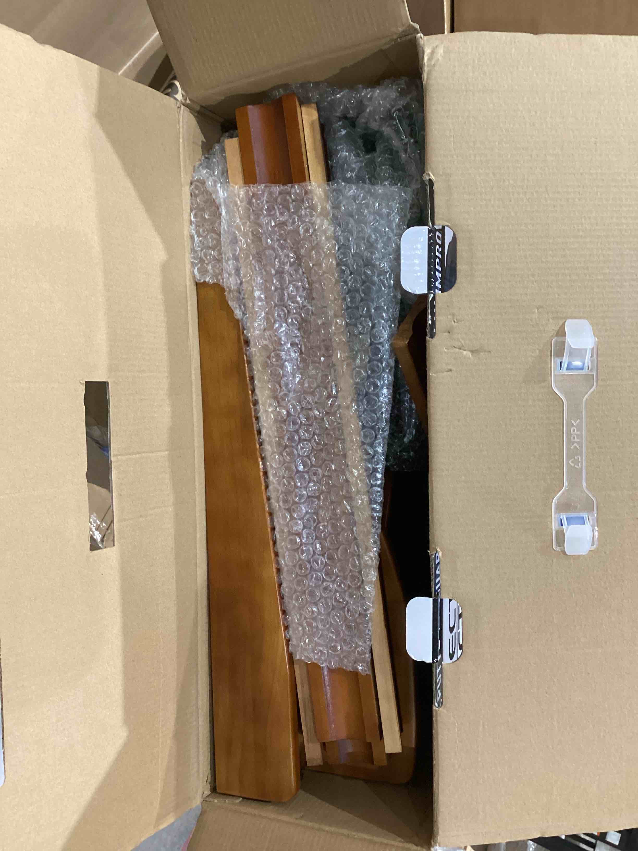 https://s3.amazonaws.com/lotting-images-prod/bidfta/PPE1598339_1753791378021.jpeg