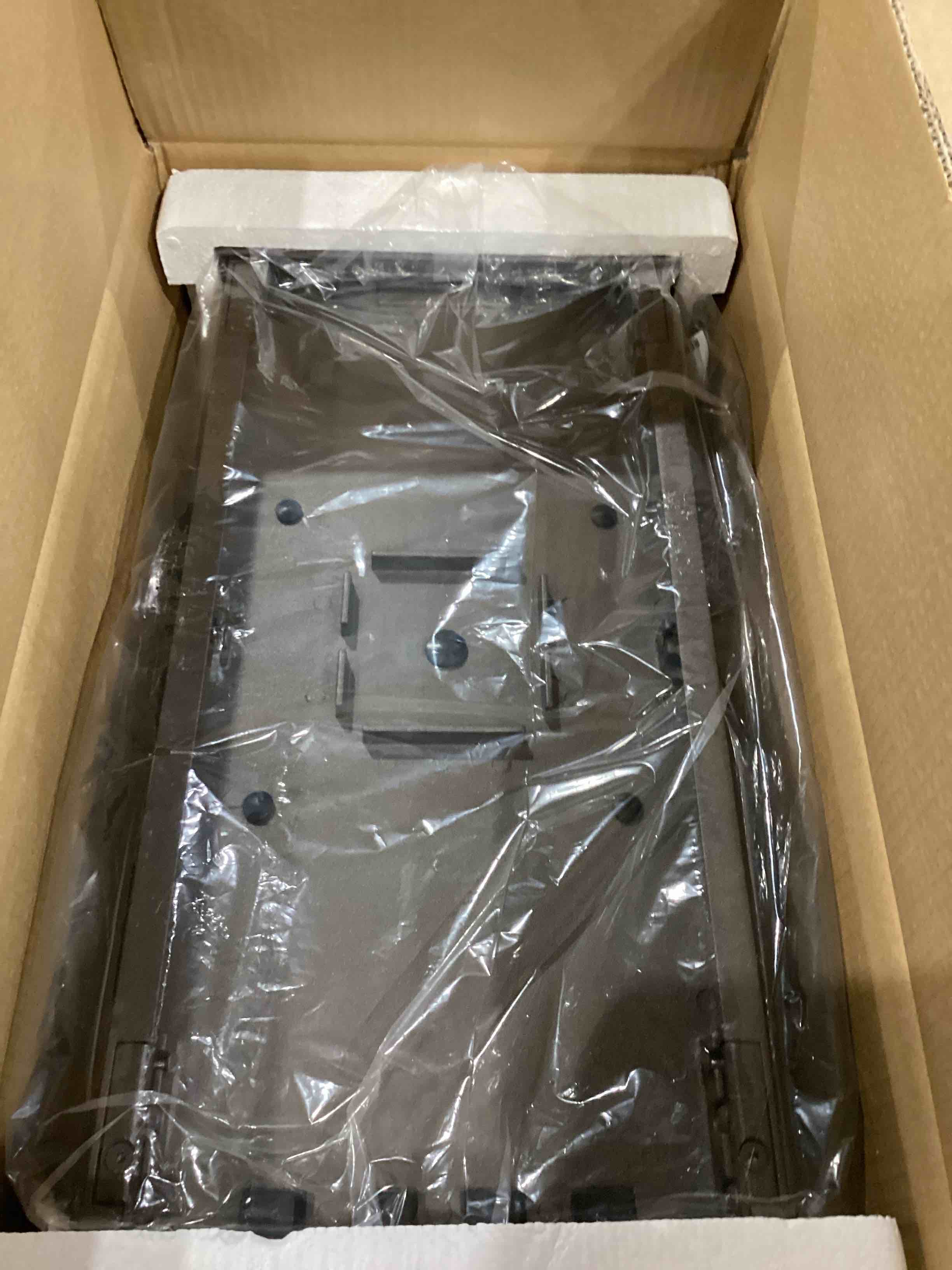 https://s3.amazonaws.com/lotting-images-prod/bidfta/PPE1598357_1753799800517.jpeg