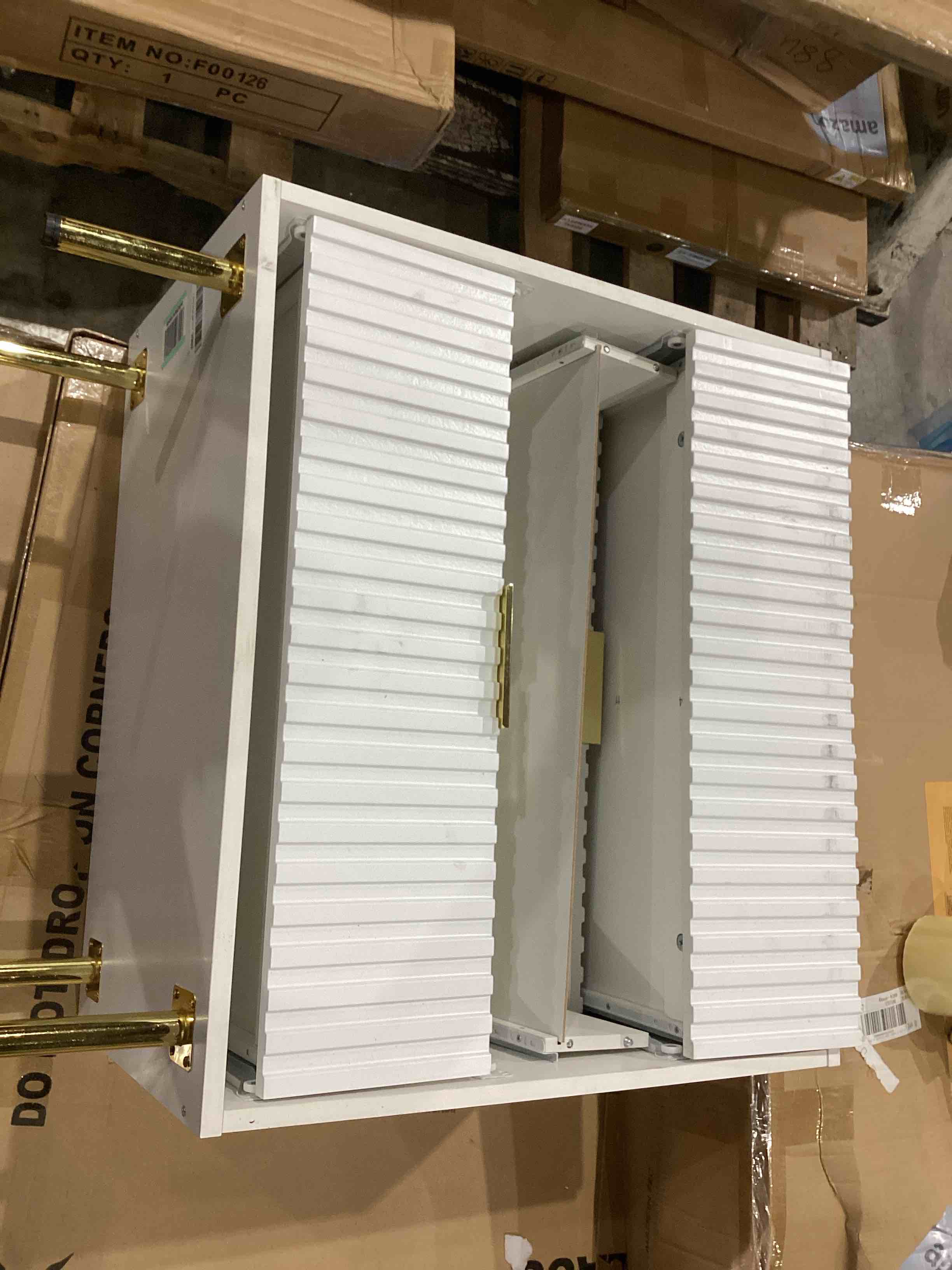 https://s3.amazonaws.com/lotting-images-prod/bidfta/PPE1598552_1753962664388.jpeg
