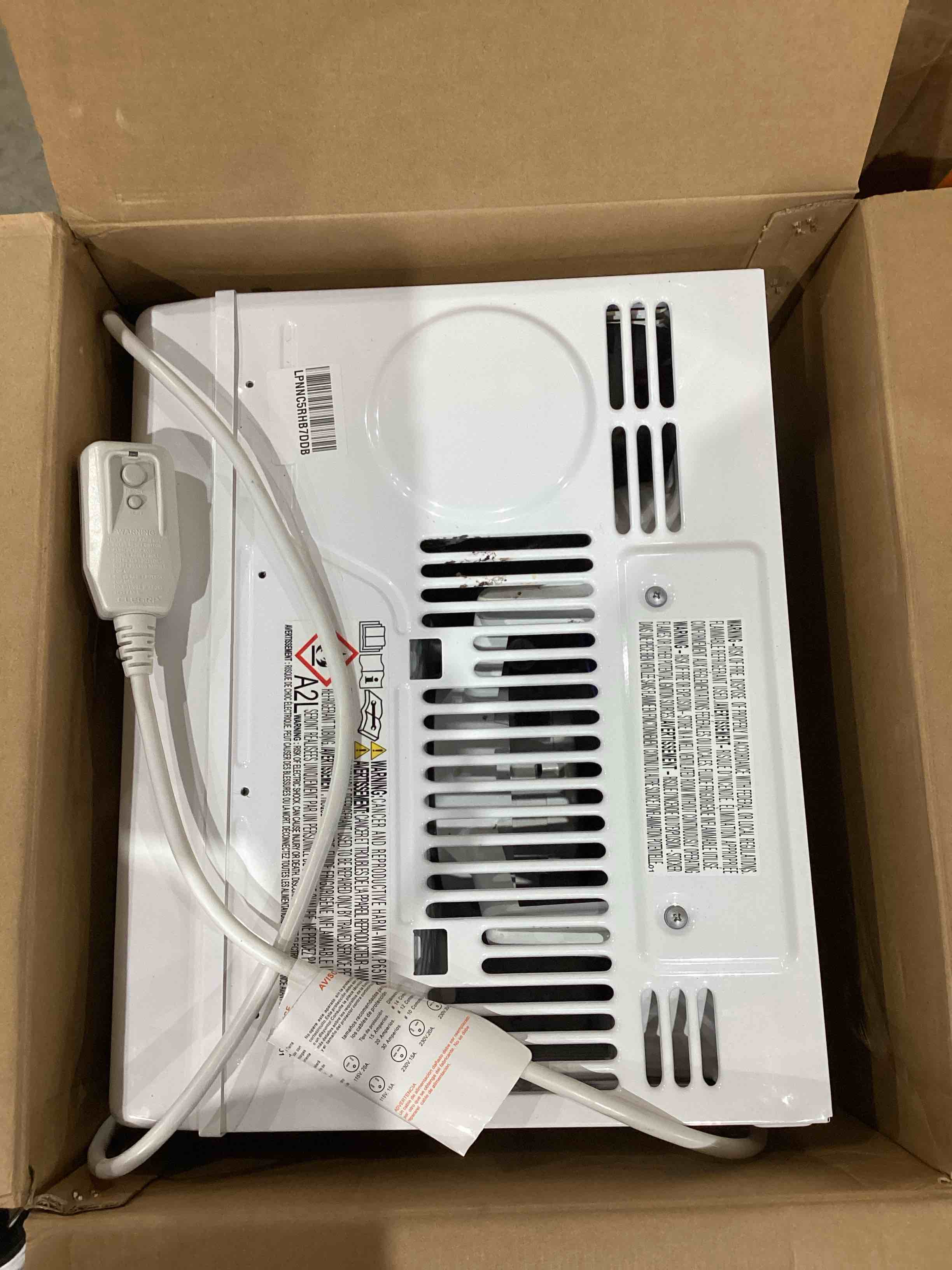 https://s3.amazonaws.com/lotting-images-prod/bidfta/PPE1599021_1754679536374.jpeg
