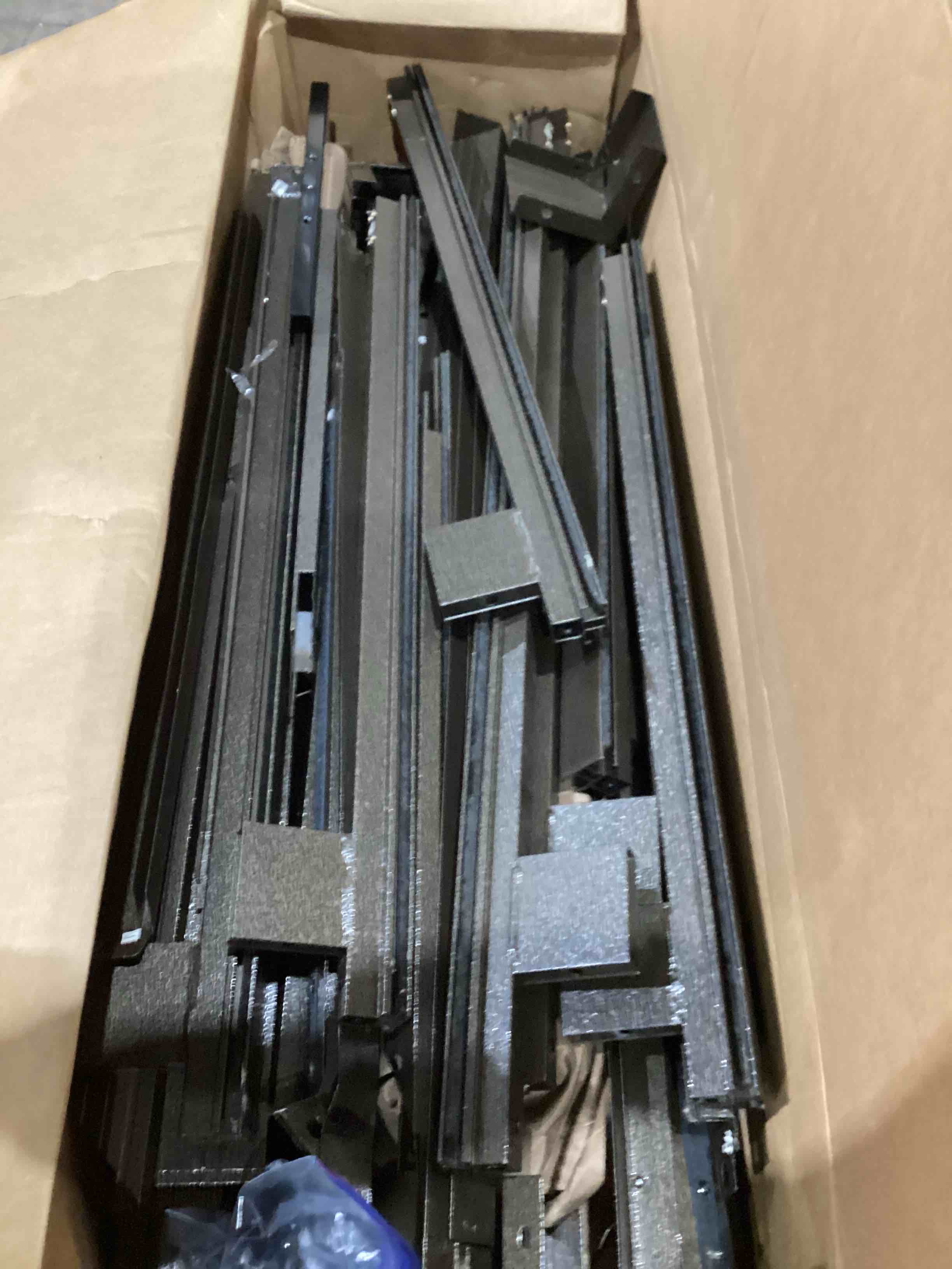https://s3.amazonaws.com/lotting-images-prod/bidfta/PPE1599054_1754933541265.jpeg