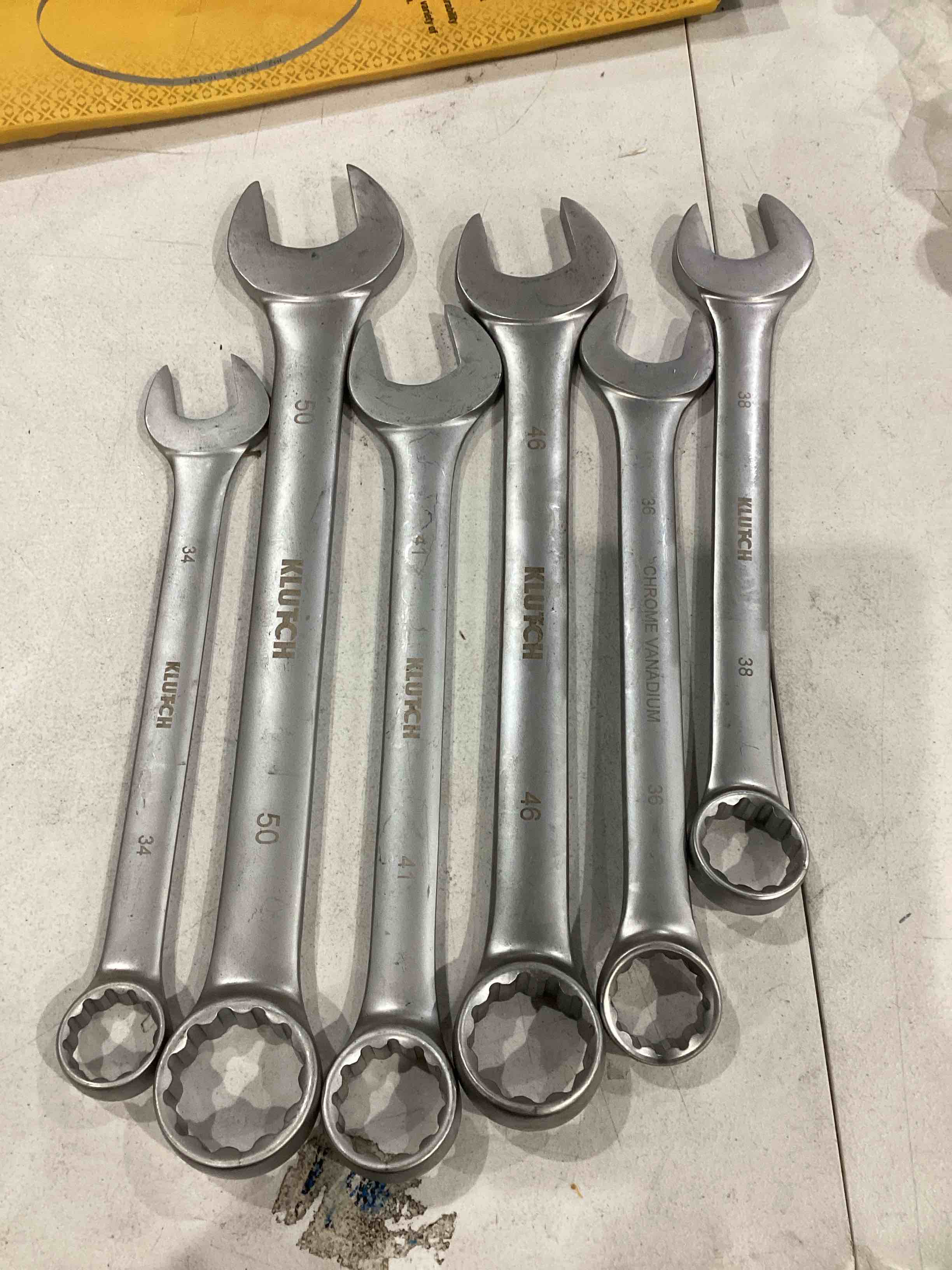 https://s3.amazonaws.com/lotting-images-prod/bidfta/PPE1599213_1755005218931.jpeg