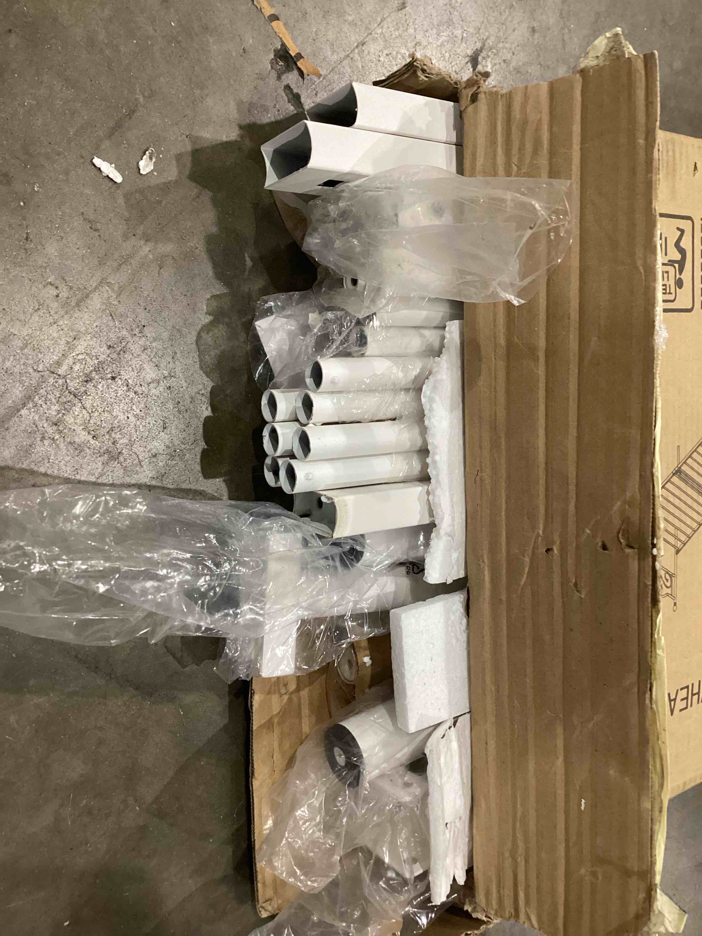https://s3.amazonaws.com/lotting-images-prod/bidfta/PPE1599570_1755630742525.jpeg