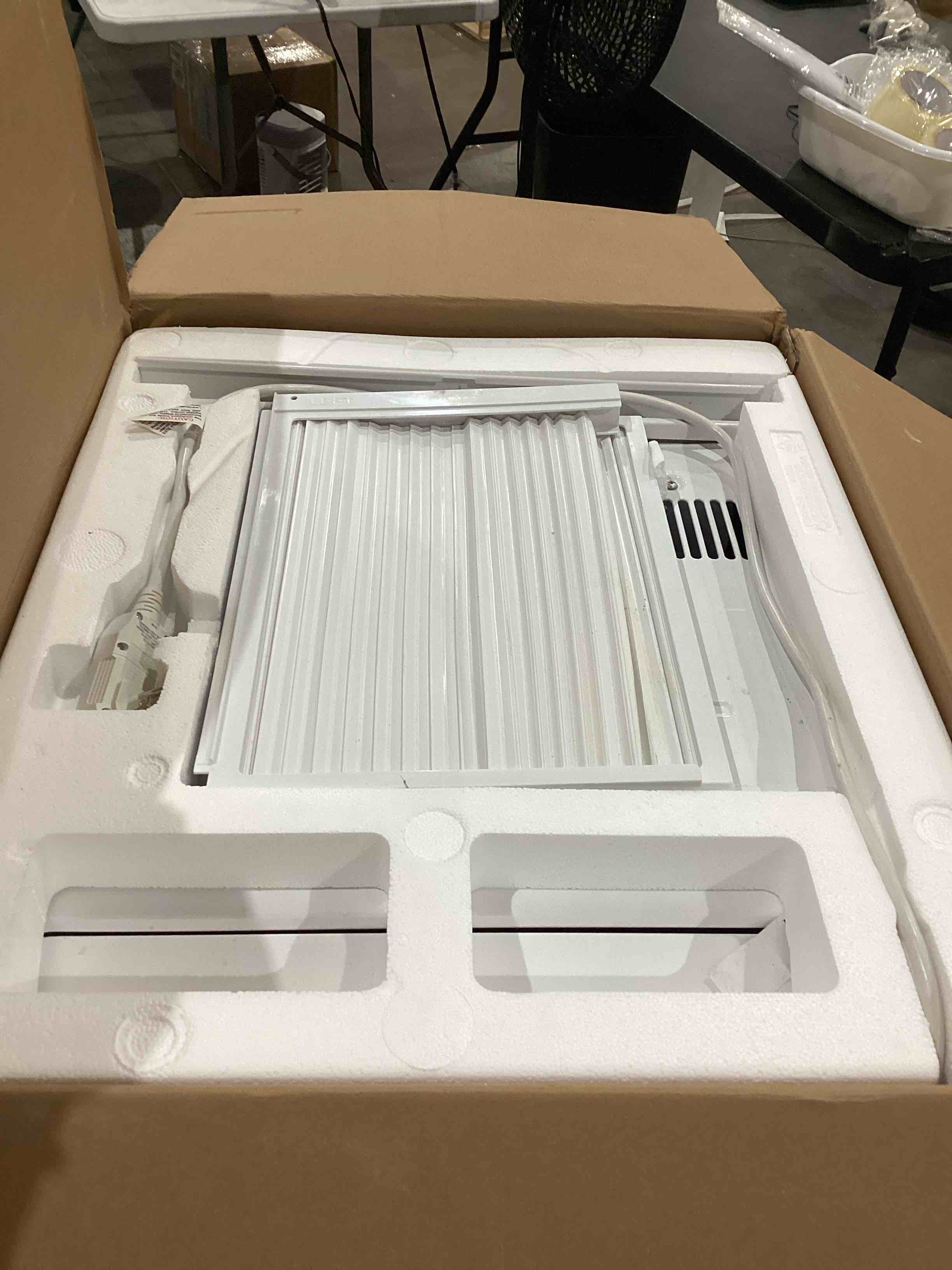 https://s3.amazonaws.com/lotting-images-prod/bidfta/PPE1599683_1755716093315.jpeg
