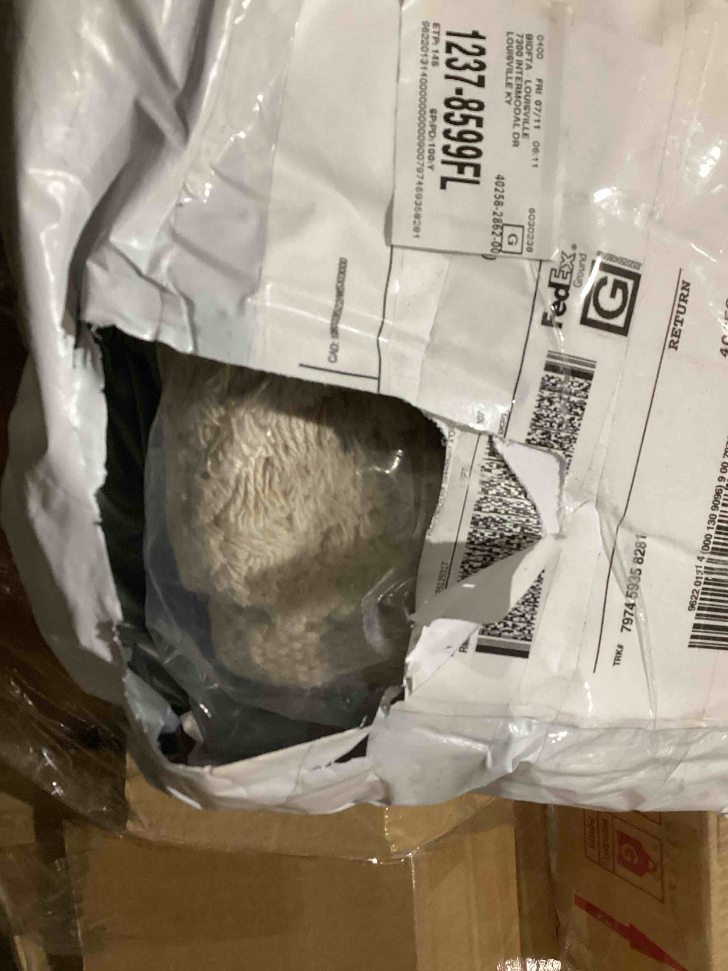 https://s3.amazonaws.com/lotting-images-prod/bidfta/PPE1599733_1755716002735.jpeg
