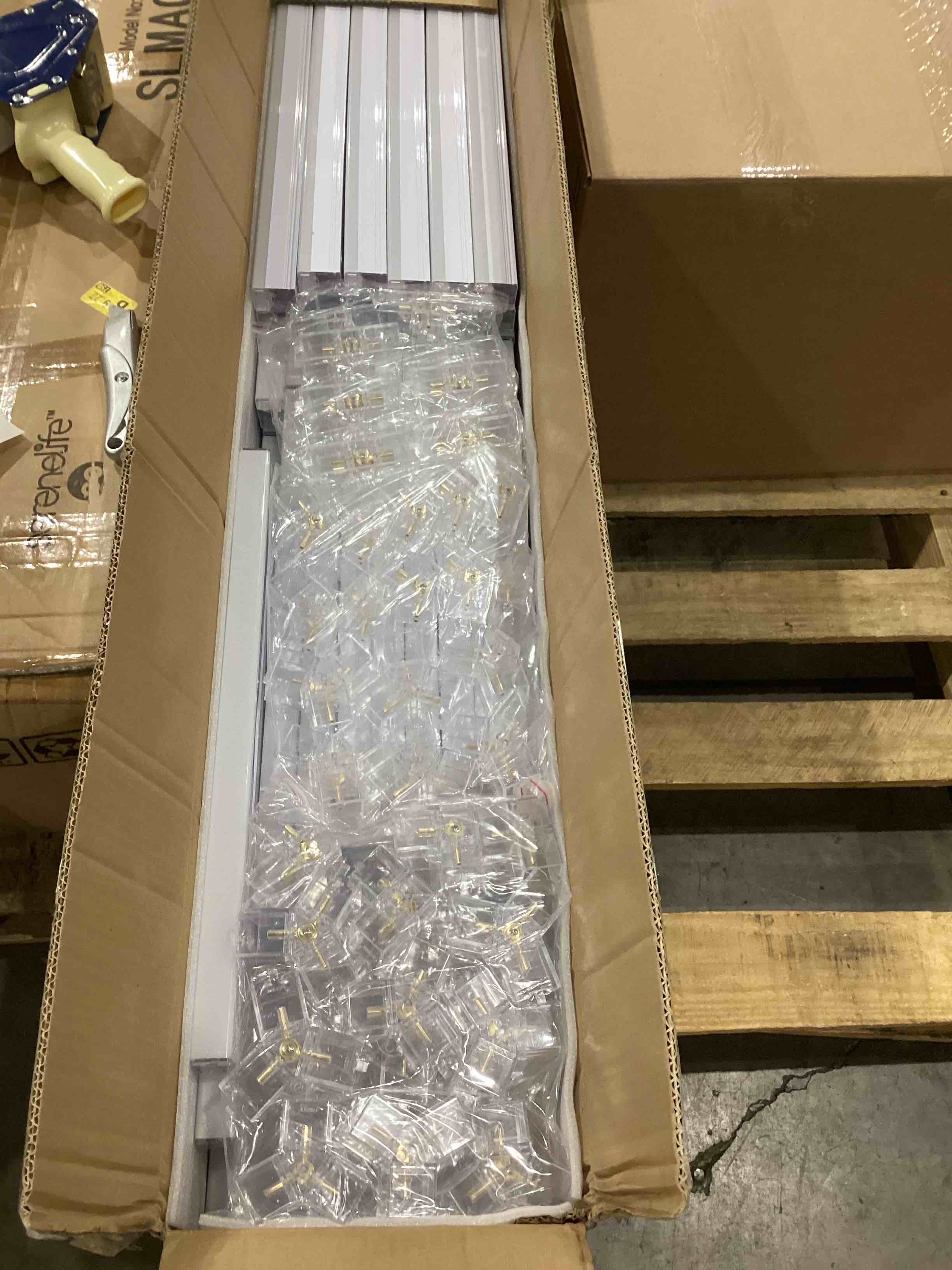 https://s3.amazonaws.com/lotting-images-prod/bidfta/PPE1599960_1756476099449.jpeg
