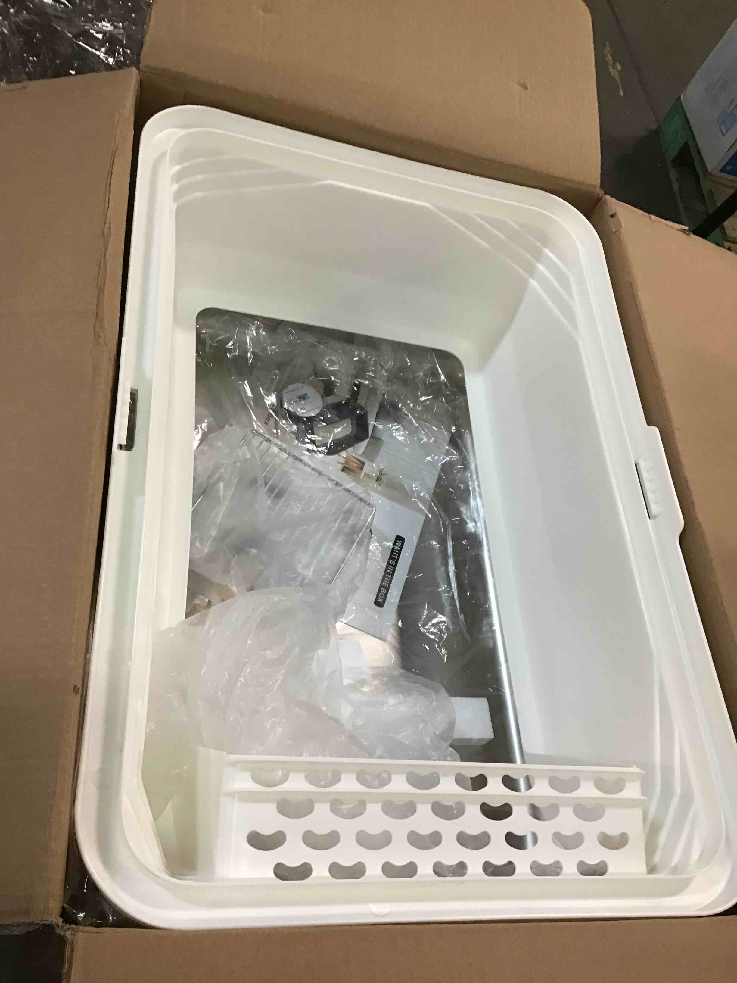 Condition photo showing Good Condition for Stainless Steel Cat Litter Box, XL Extra Large Cat Litter Box with Lid, Cat Litter Box High Sided, Non-Leaking, Easy to Clean, Enclosed Metal Cat Litter Pan for Multiple Cats White 23.6"L x 15.7"W x 16"H