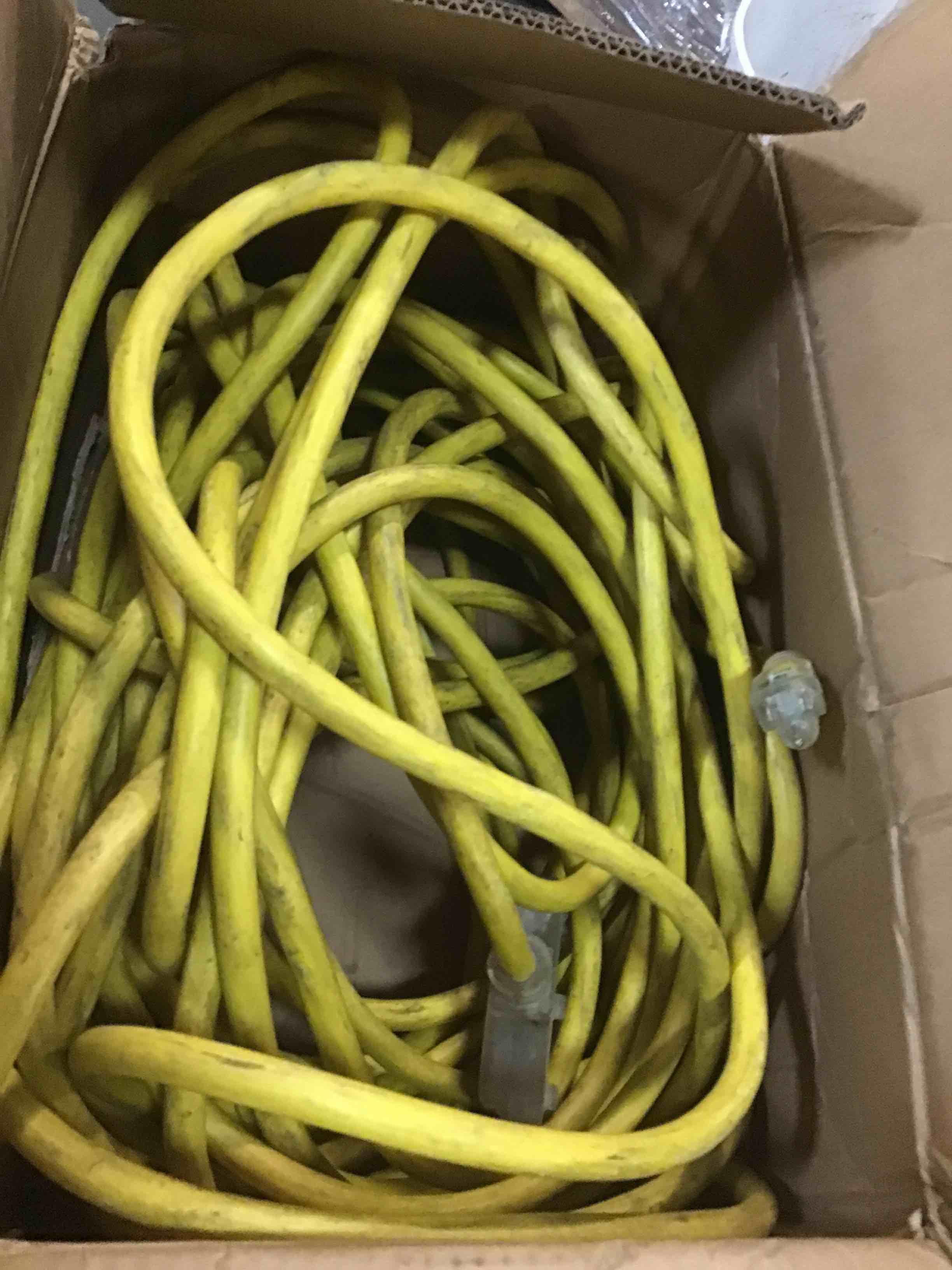 https://s3.amazonaws.com/lotting-images-prod/bidfta/PPE1602510_1735859304524.jpeg