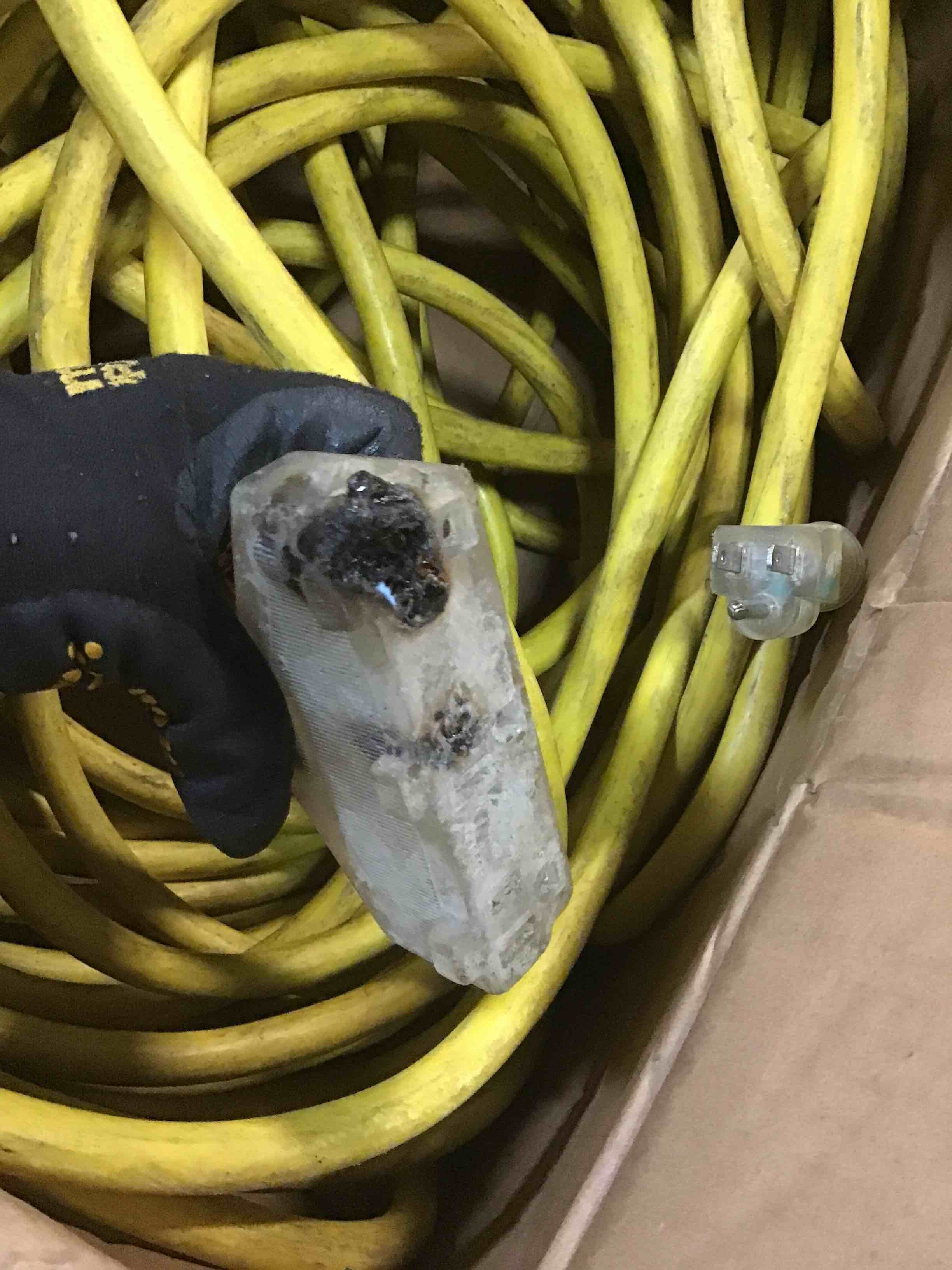 https://s3.amazonaws.com/lotting-images-prod/bidfta/PPE1602510_1735859317961.jpeg