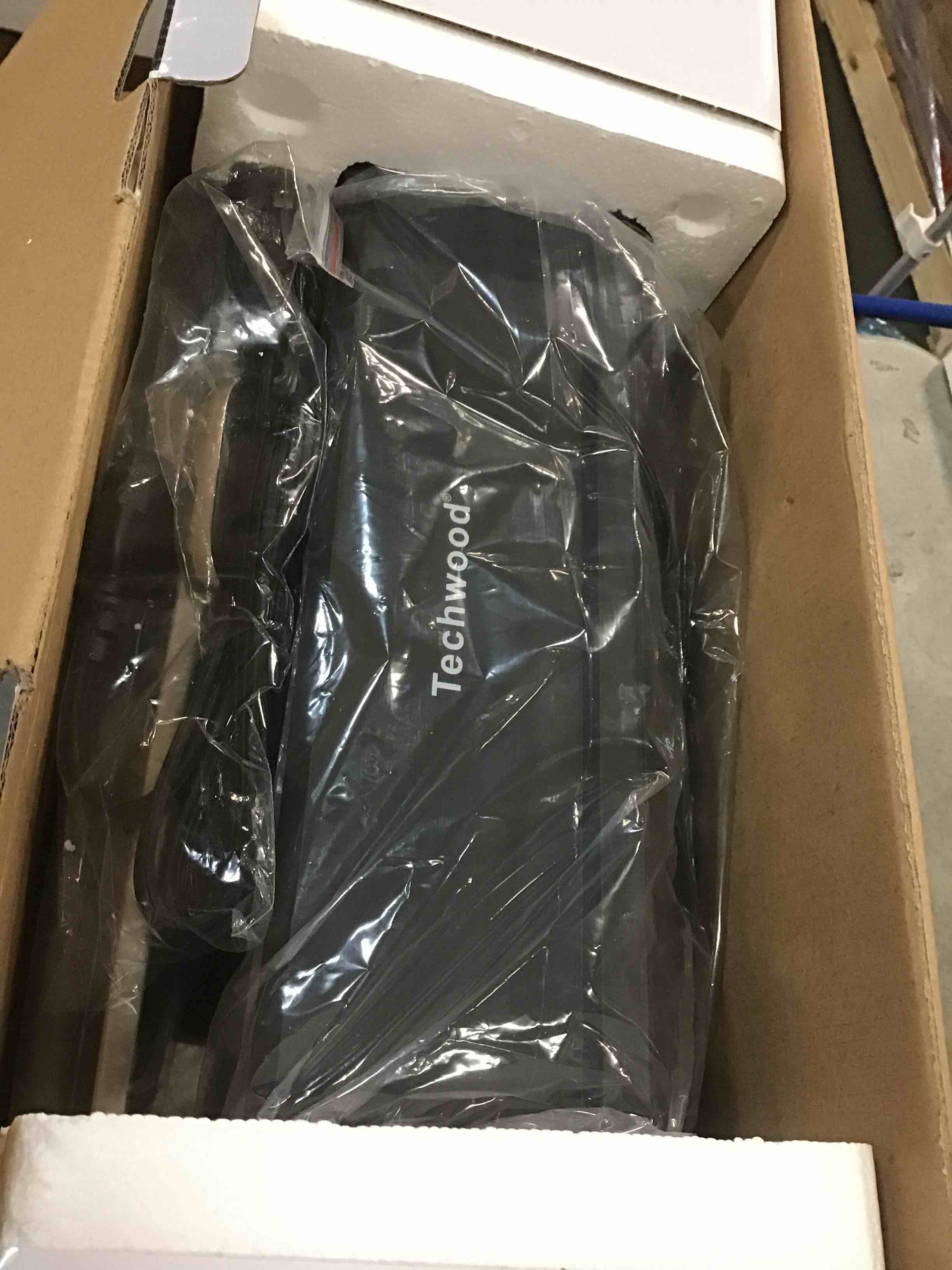 https://s3.amazonaws.com/lotting-images-prod/bidfta/PPE1602615_1735875926899.jpeg