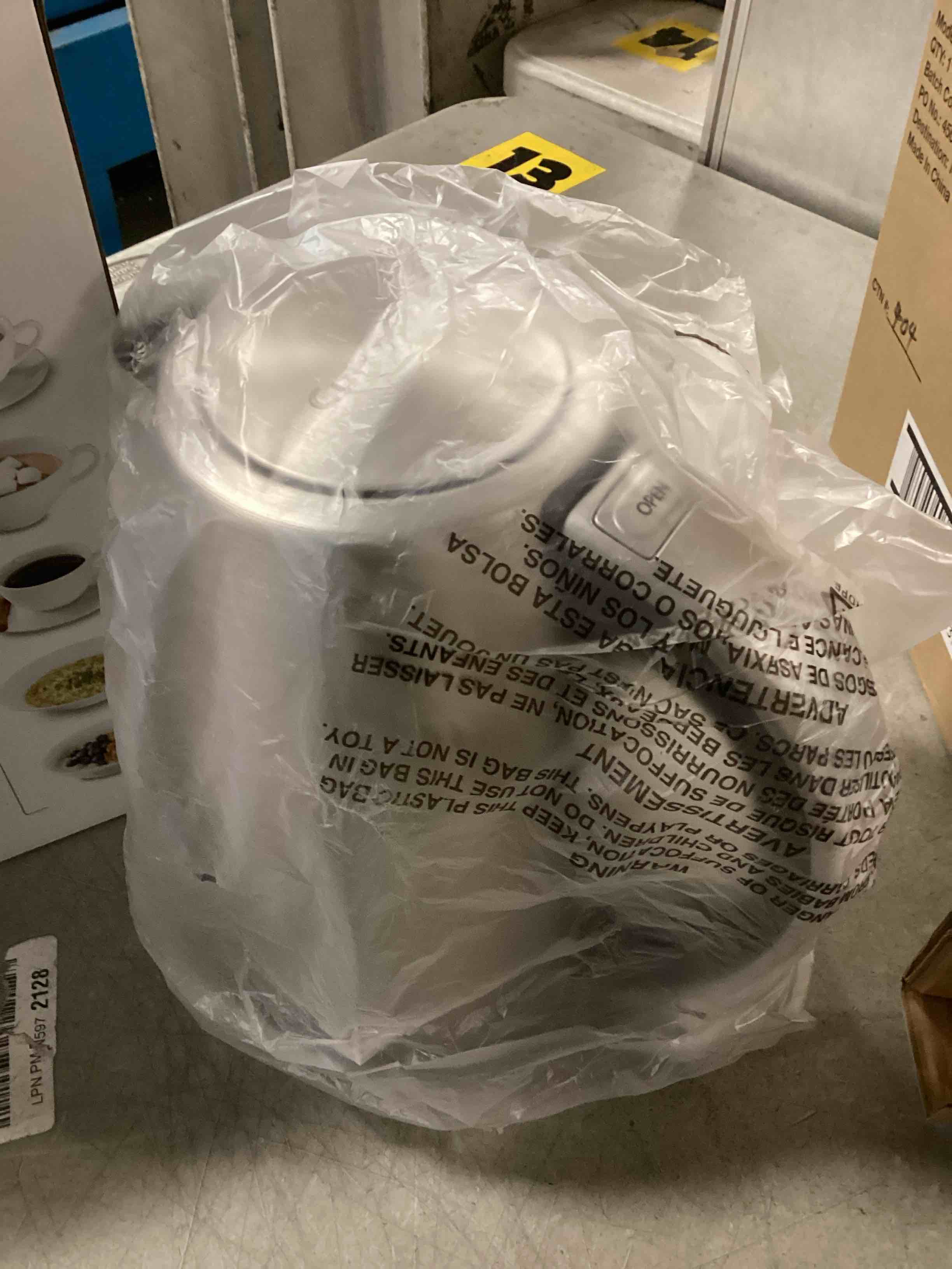https://s3.amazonaws.com/lotting-images-prod/bidfta/PPE1602901_1738070142962.jpeg