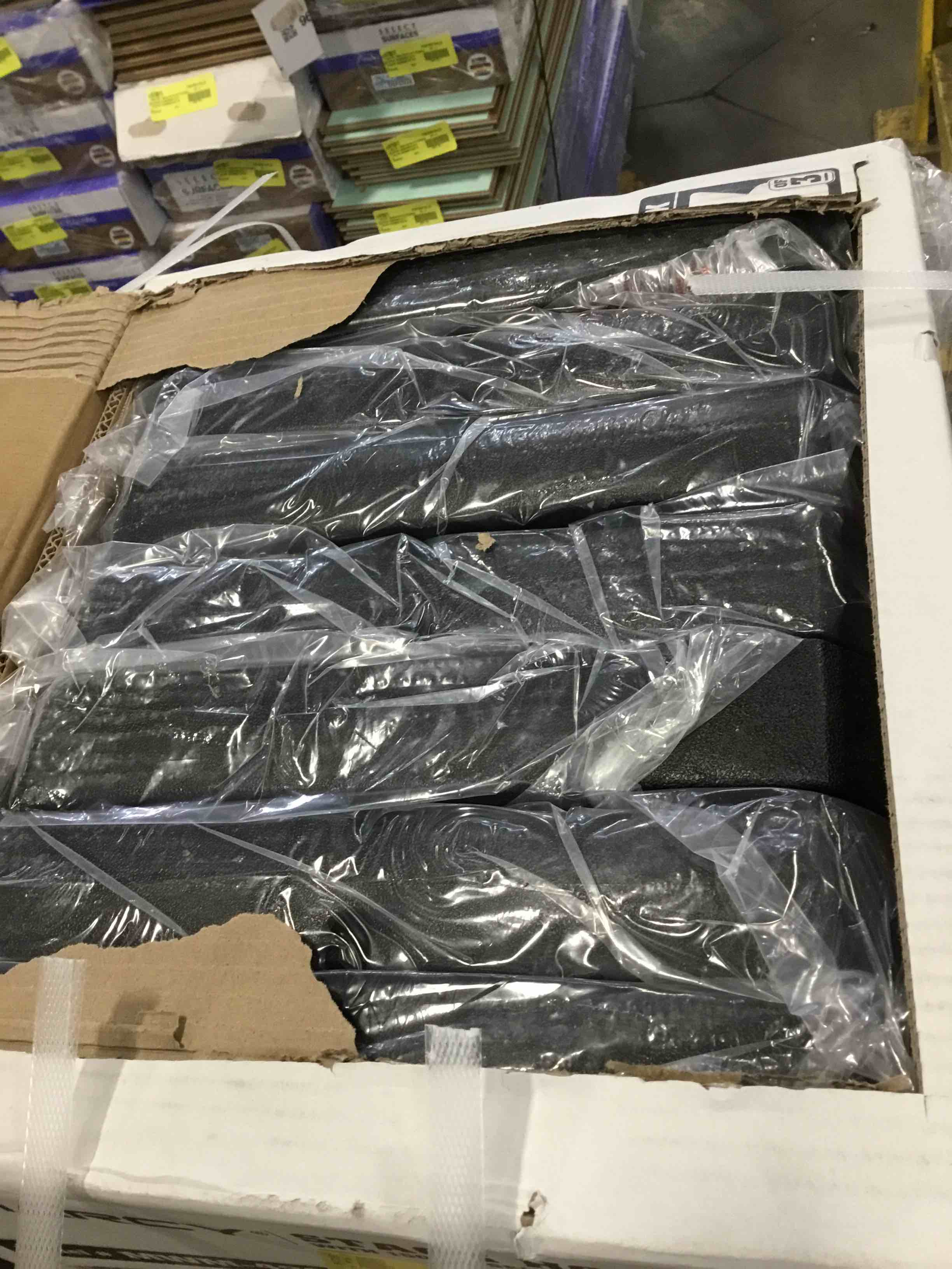 https://s3.amazonaws.com/lotting-images-prod/bidfta/PPE1608908_1741282869296.jpeg