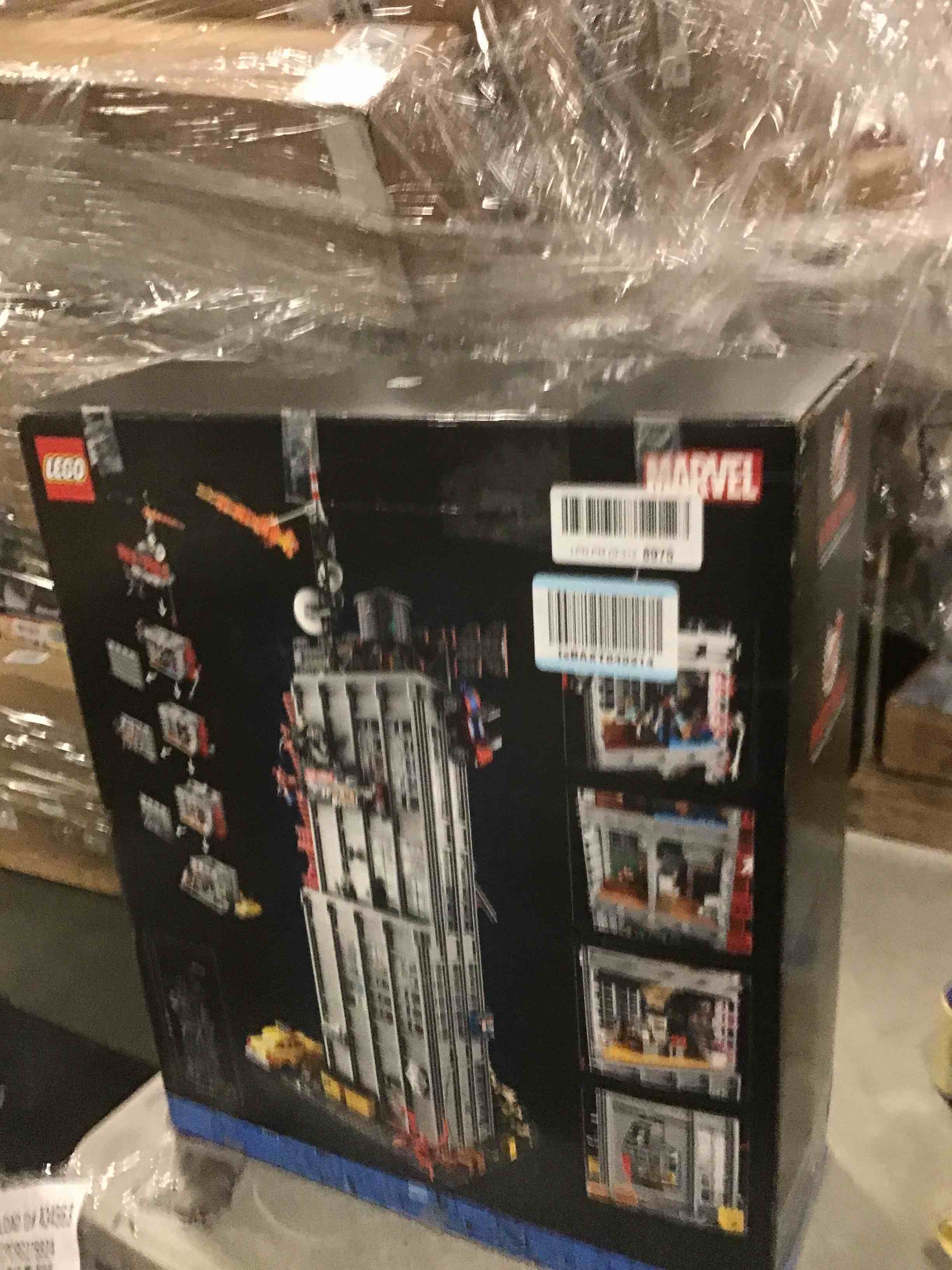 Condition photo showing Good Condition for LEGO Marvel Spider-Man Daily Bugle Newspaper Office 76178 Building Set - Featuring 25 Spider-Verse Minifigures Including Peter Parker, Venom, and Spider-Gwen, Collectible Gift Idea for Adults