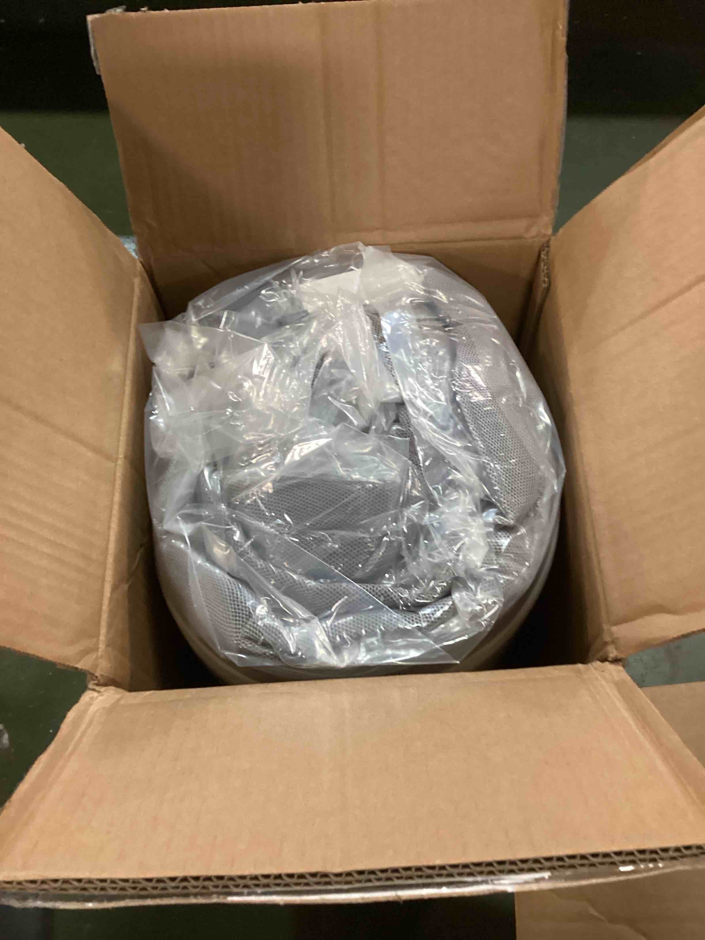 https://s3.amazonaws.com/lotting-images-prod/bidfta/PPE1612101_1734389746594.jpeg