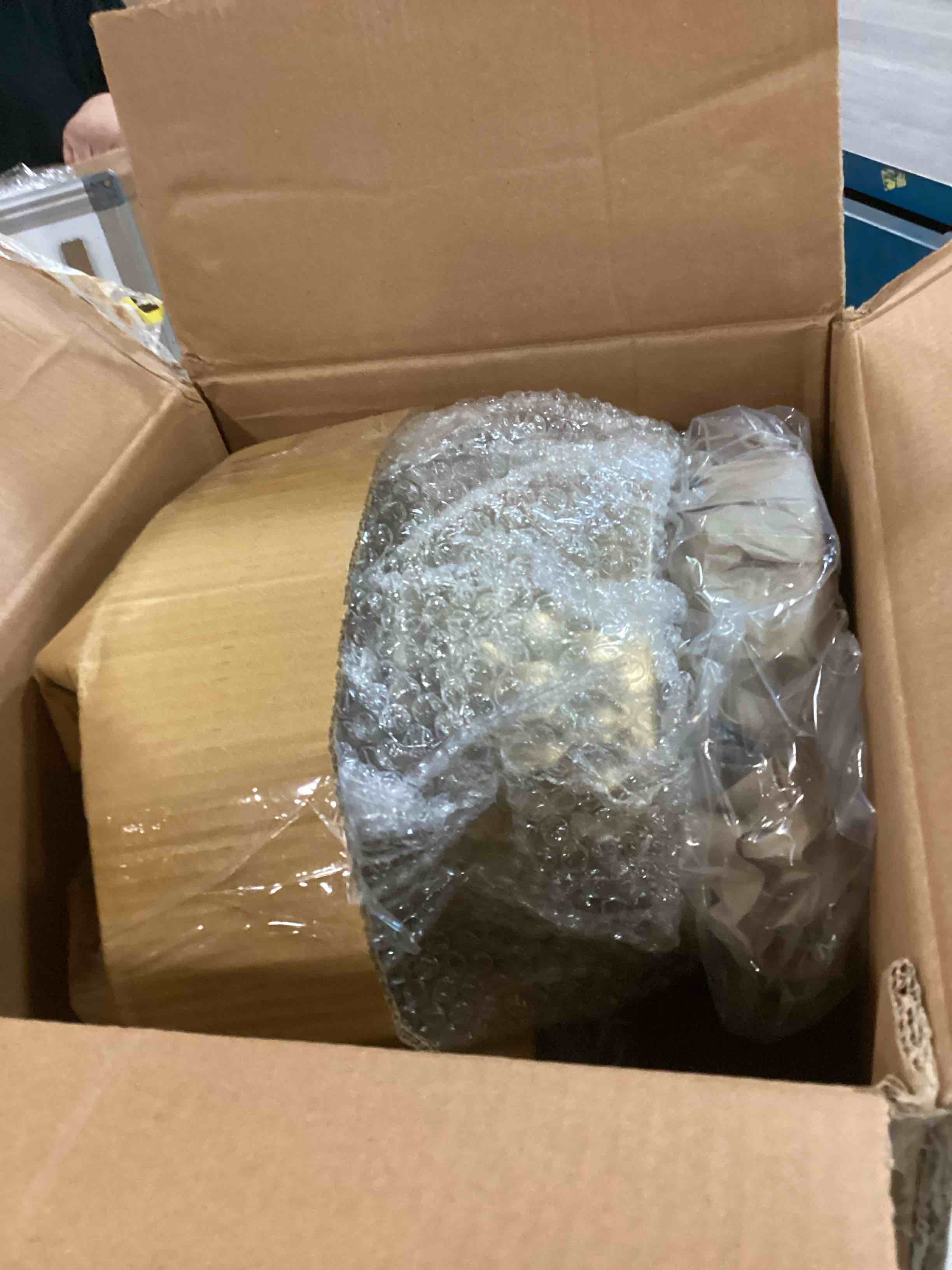 https://s3.amazonaws.com/lotting-images-prod/bidfta/PPE1612349_1734483295653.jpeg