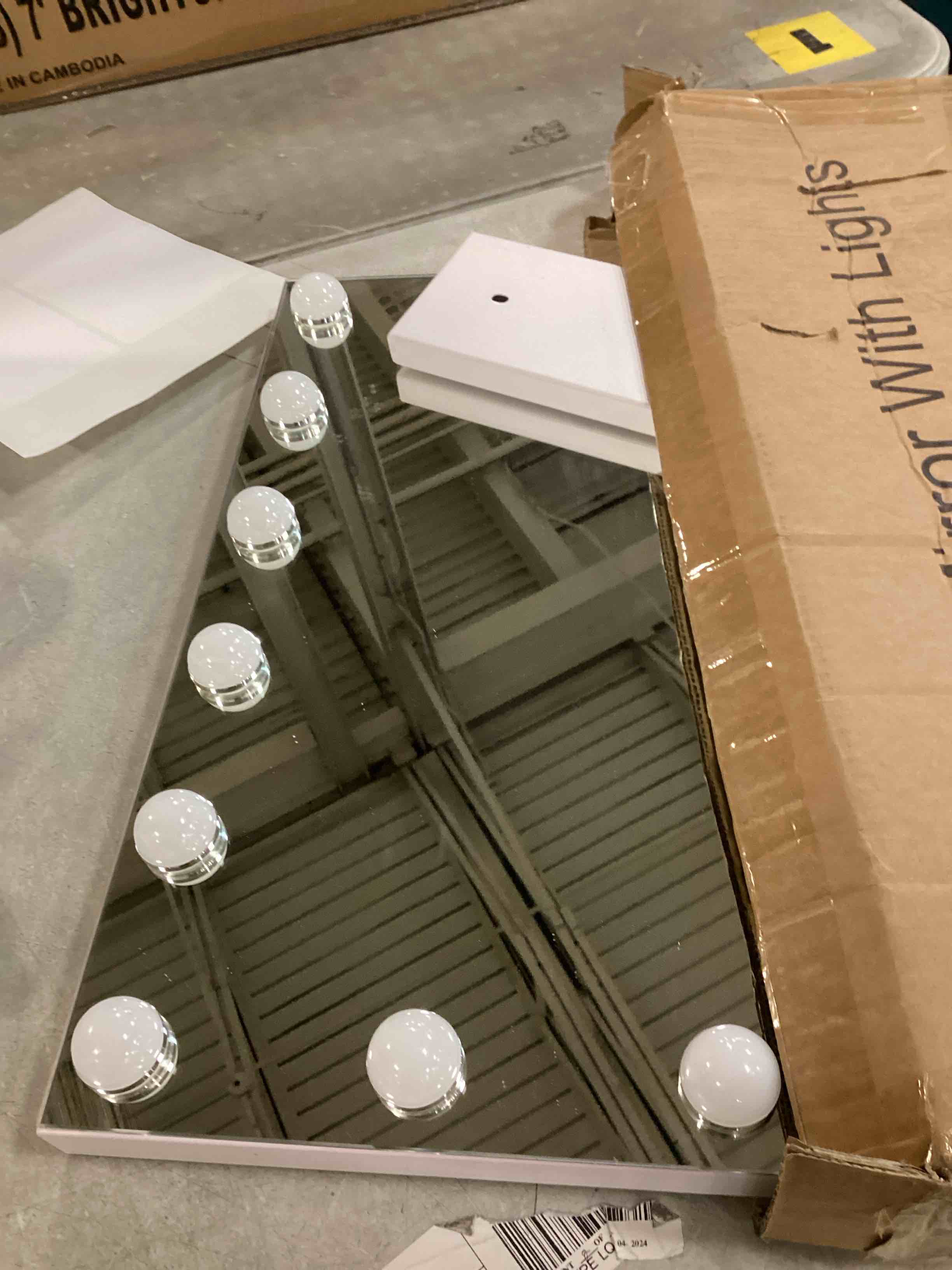 https://s3.amazonaws.com/lotting-images-prod/bidfta/PPE1612764_1734650040955.jpeg