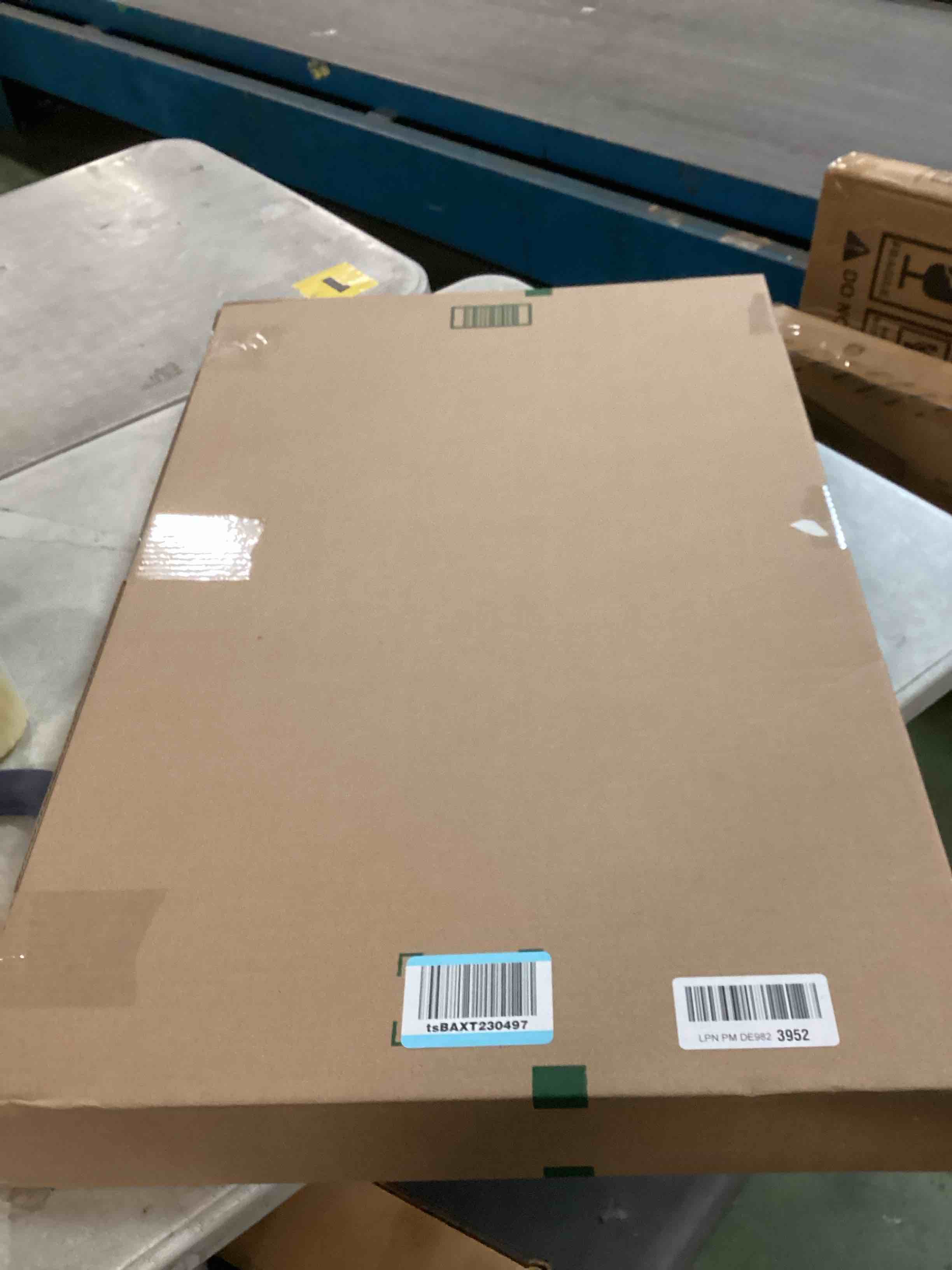 https://s3.amazonaws.com/lotting-images-prod/bidfta/PPE1612782_1734651852364.jpeg