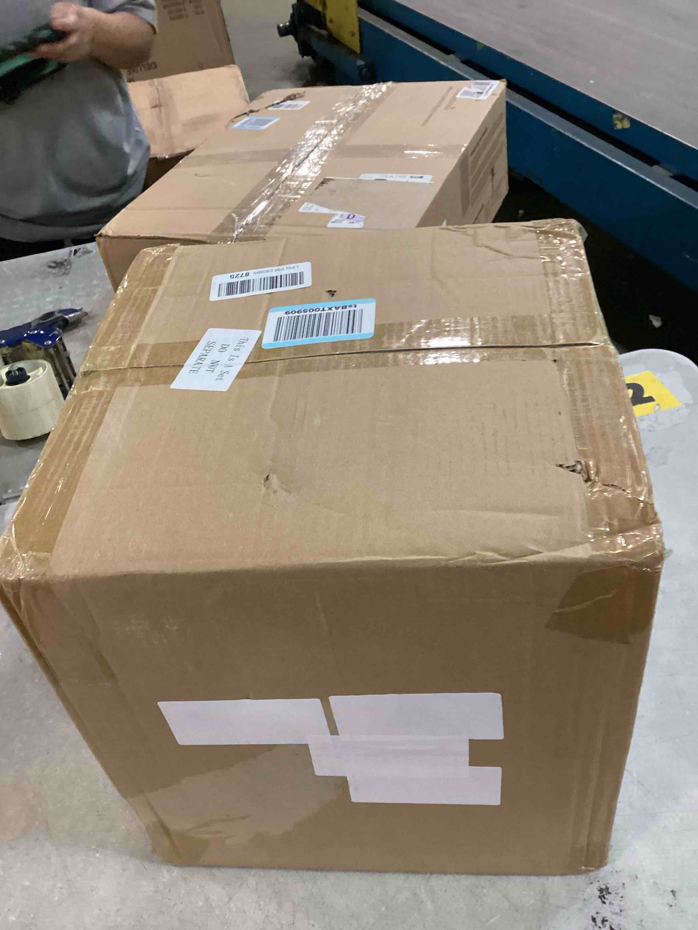https://s3.amazonaws.com/lotting-images-prod/bidfta/PPE1612866_1734664389301.jpeg