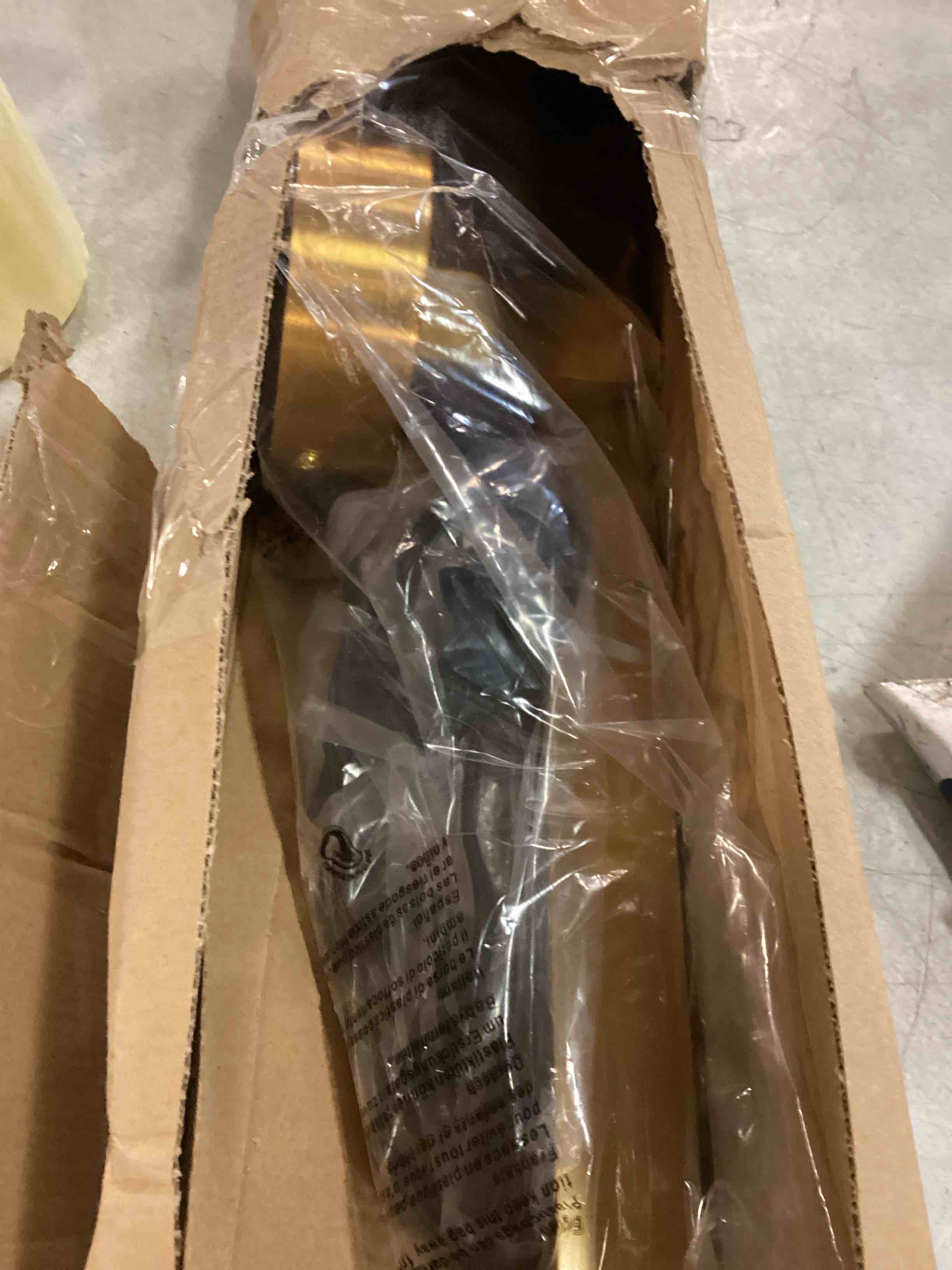 https://s3.amazonaws.com/lotting-images-prod/bidfta/PPE1612874_1734665088721.jpeg