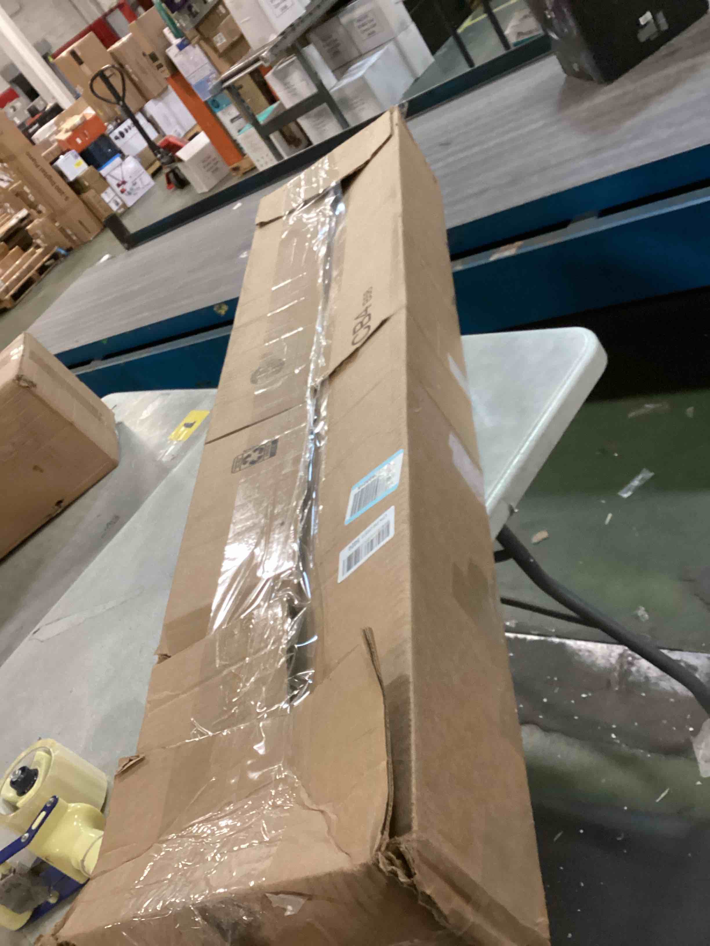 https://s3.amazonaws.com/lotting-images-prod/bidfta/PPE1612912_1734671127867.jpeg