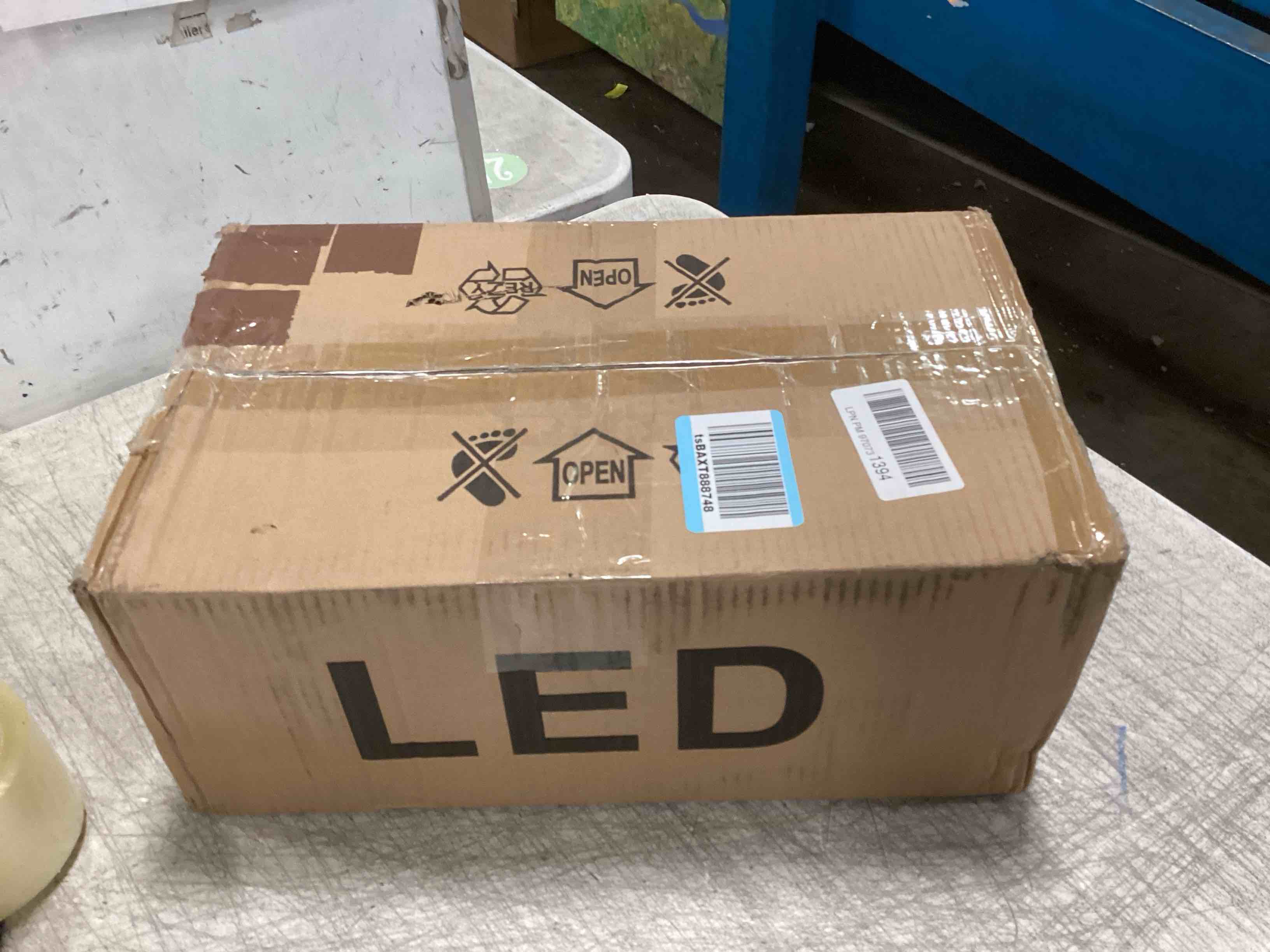 https://s3.amazonaws.com/lotting-images-prod/bidfta/PPE1614366_1736364532042.jpeg