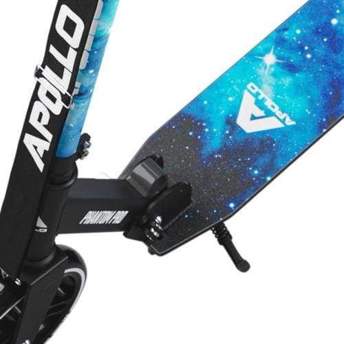 Apollo Phantom Pro is a big wheel scooter for adults and youths that features 200mm XXL scooter wheels and a foldable, height-adjustable handle.