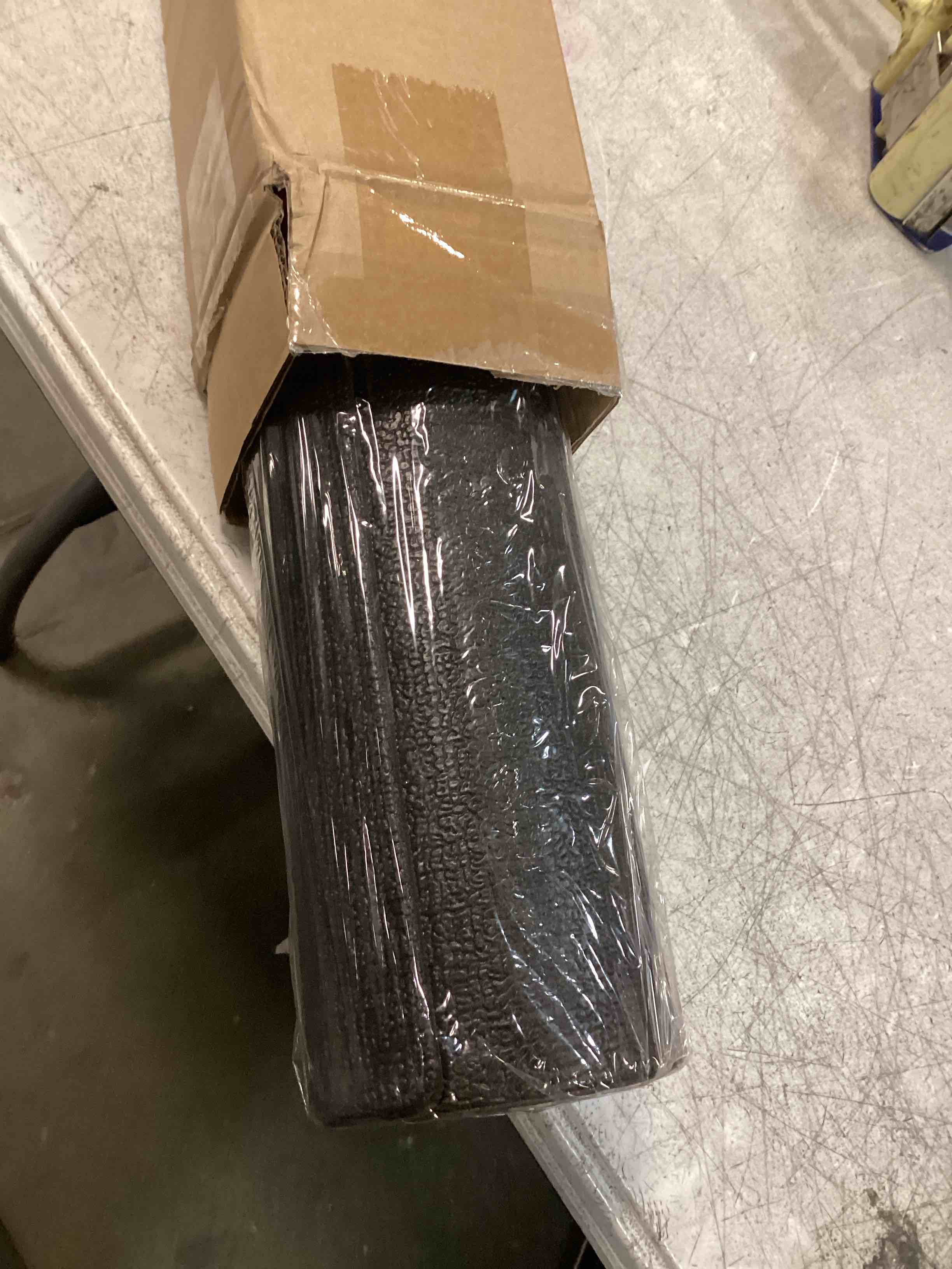 https://s3.amazonaws.com/lotting-images-prod/bidfta/PPE1615751_1734610620060.jpeg