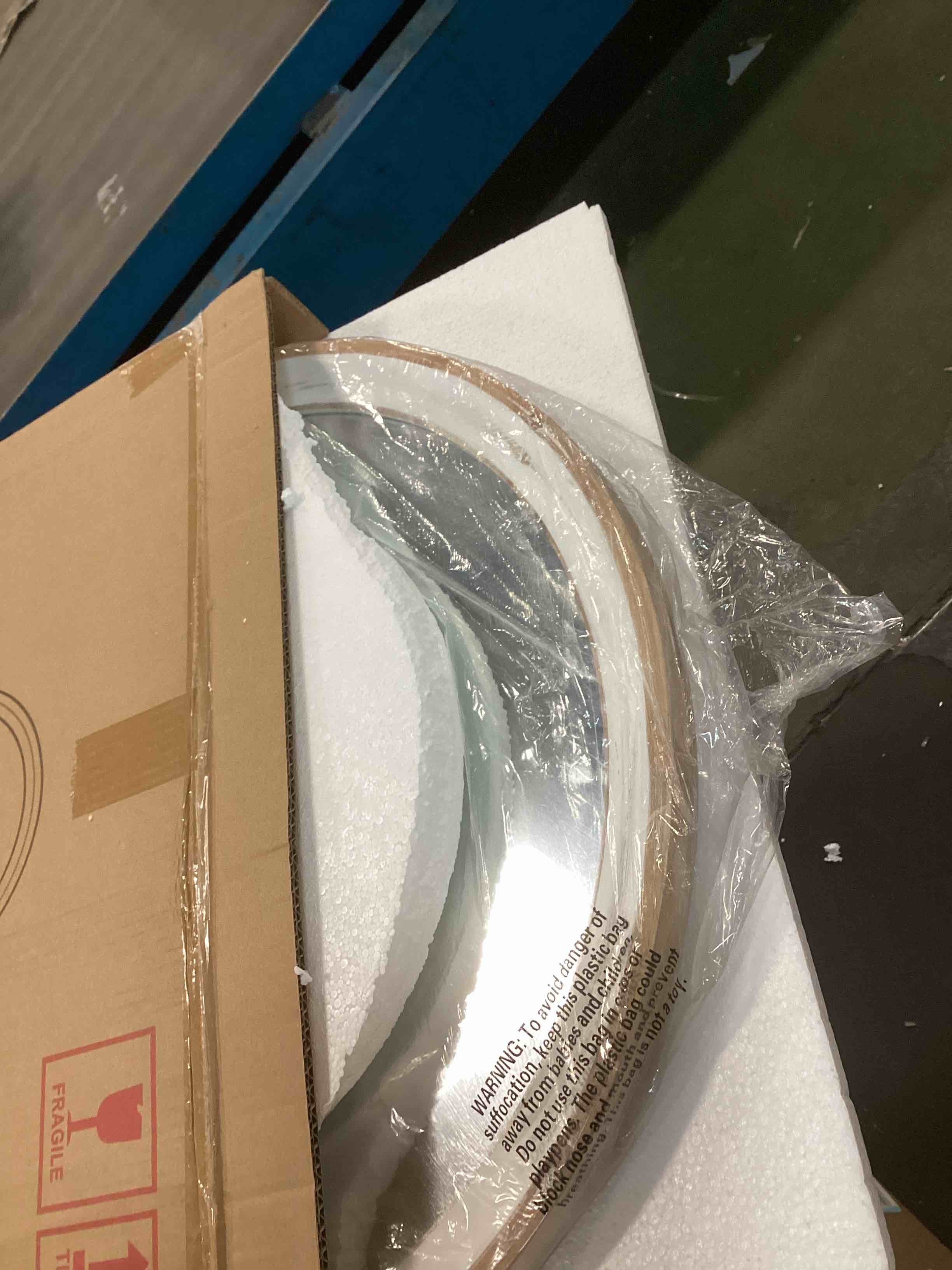 https://s3.amazonaws.com/lotting-images-prod/bidfta/PPE1616193_1734718890601.jpeg