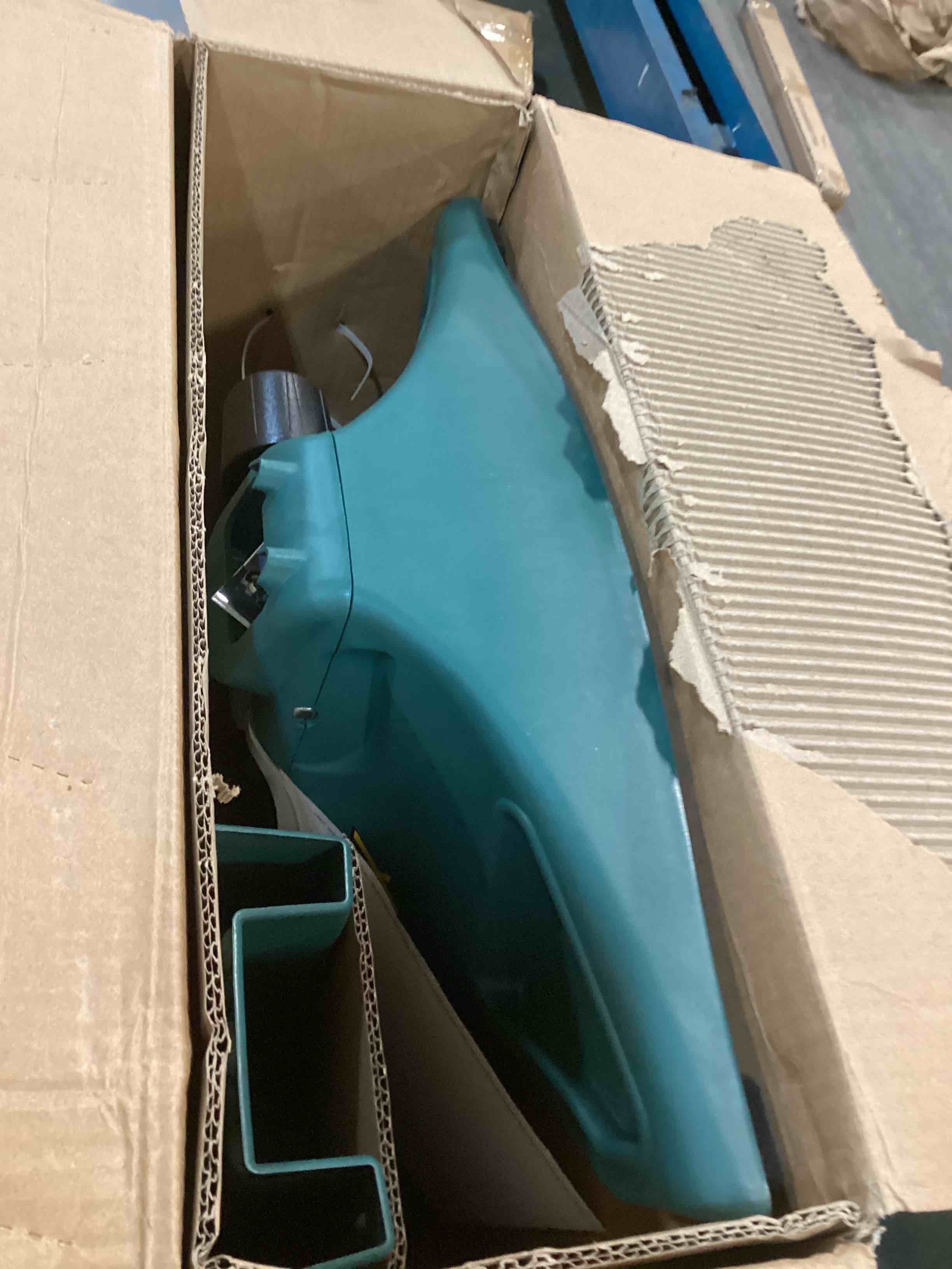 https://s3.amazonaws.com/lotting-images-prod/bidfta/PPE1616225_1734722804729.jpeg