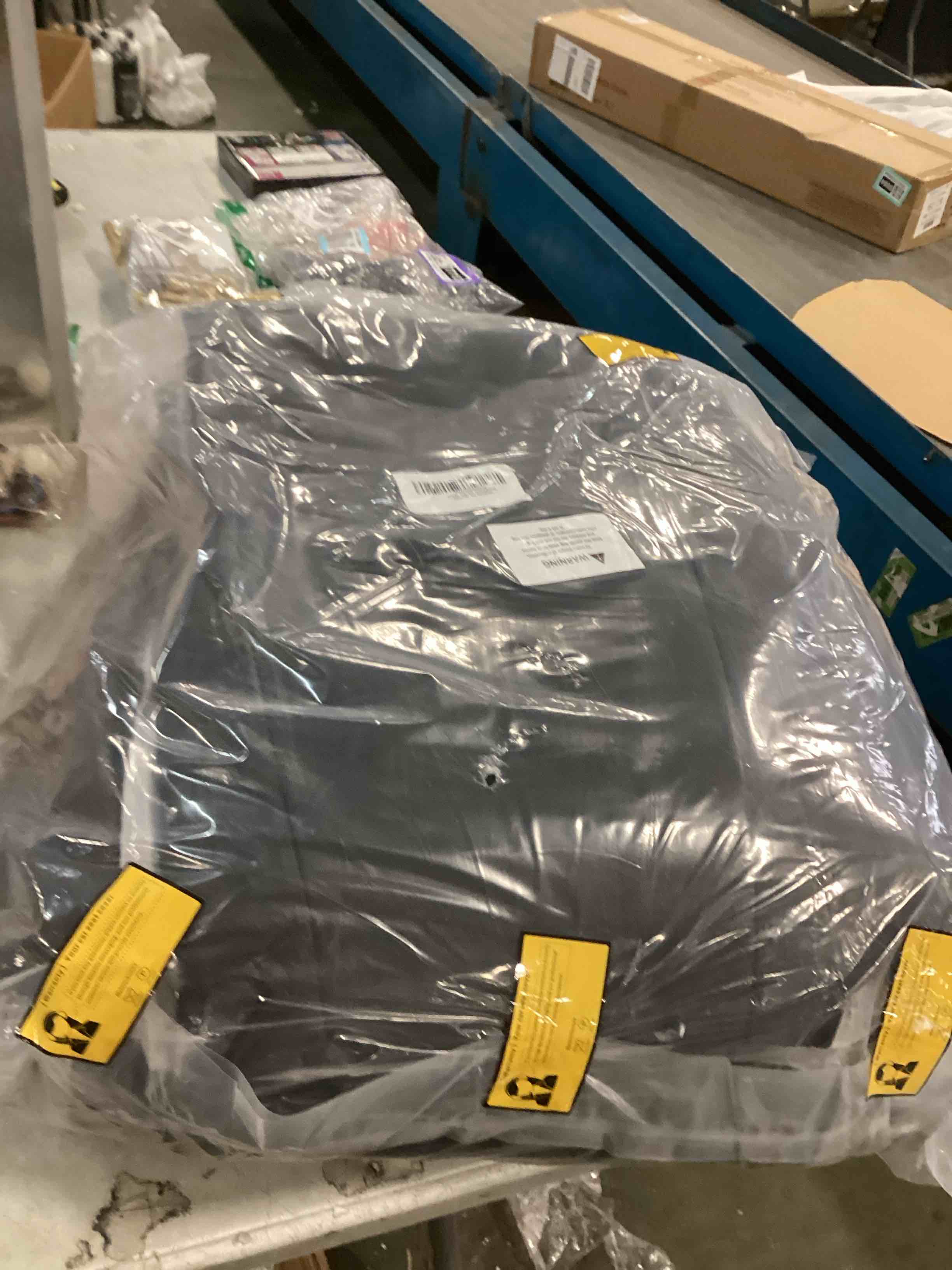 https://s3.amazonaws.com/lotting-images-prod/bidfta/PPE1617070_1735068462138.jpeg