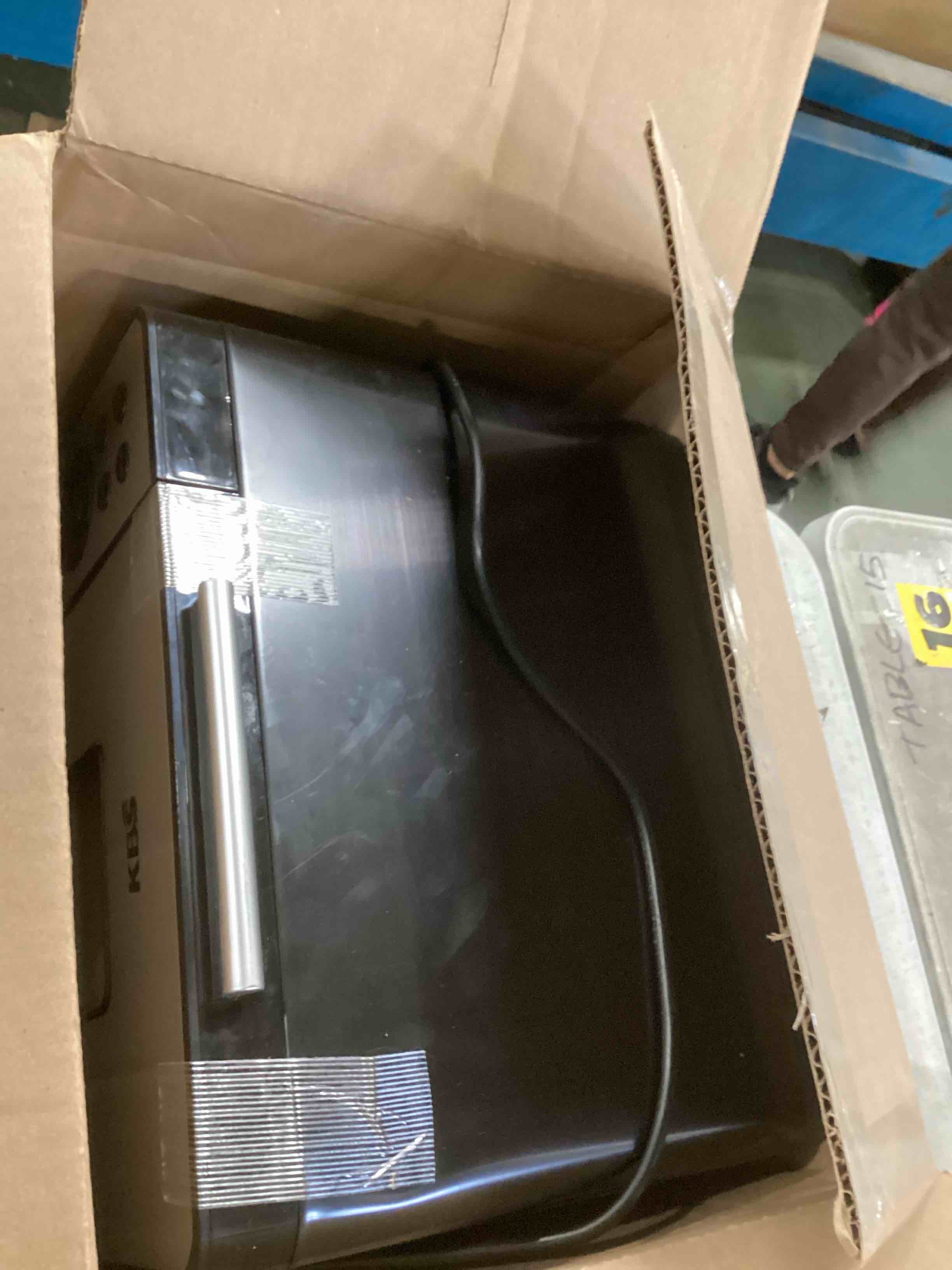 https://s3.amazonaws.com/lotting-images-prod/bidfta/PPE1617516_1735569612663.jpeg