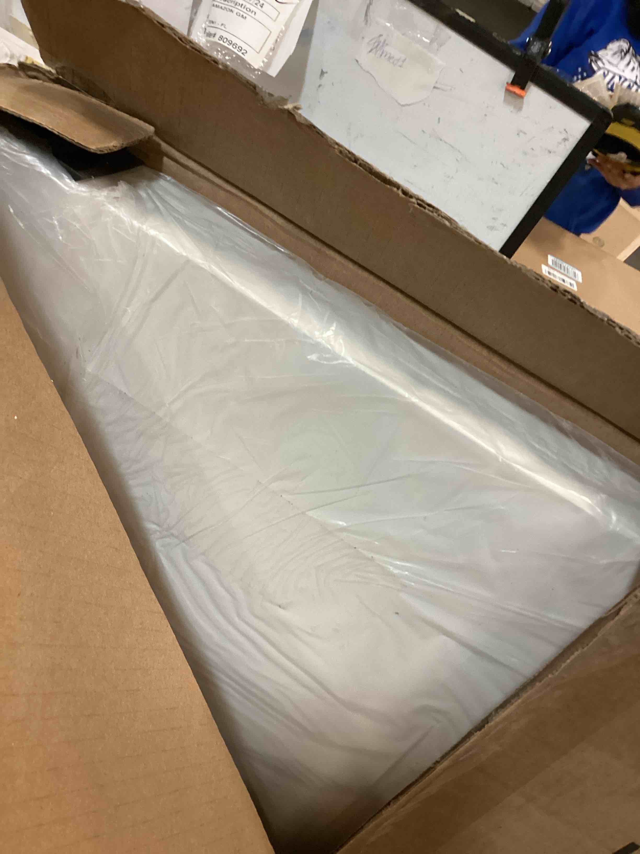 https://s3.amazonaws.com/lotting-images-prod/bidfta/PPE1617901_1735677029773.jpeg