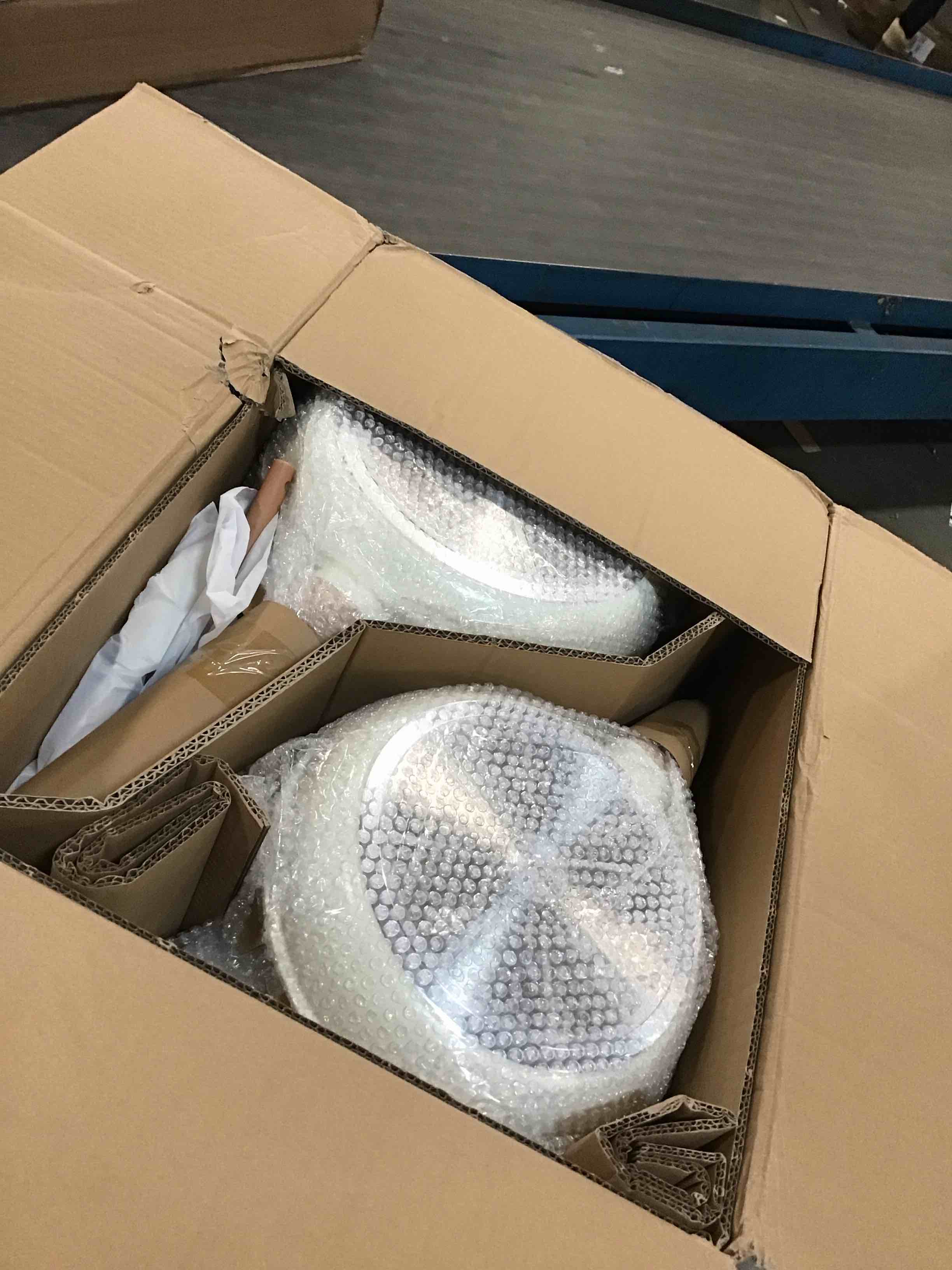 https://s3.amazonaws.com/lotting-images-prod/bidfta/PPE1619461_1736352993357.jpeg
