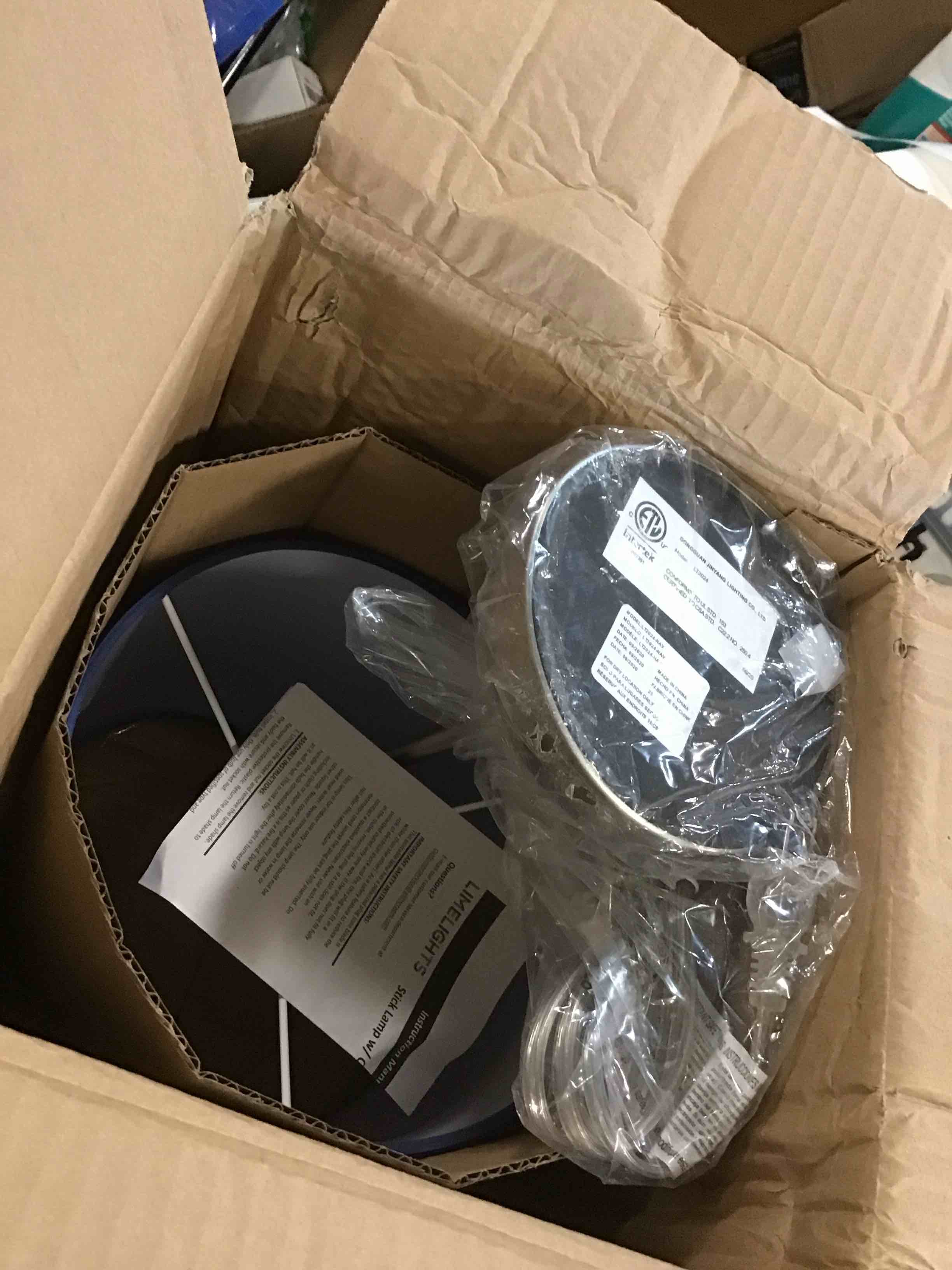 https://s3.amazonaws.com/lotting-images-prod/bidfta/PPE1619968_1736777956156.jpeg