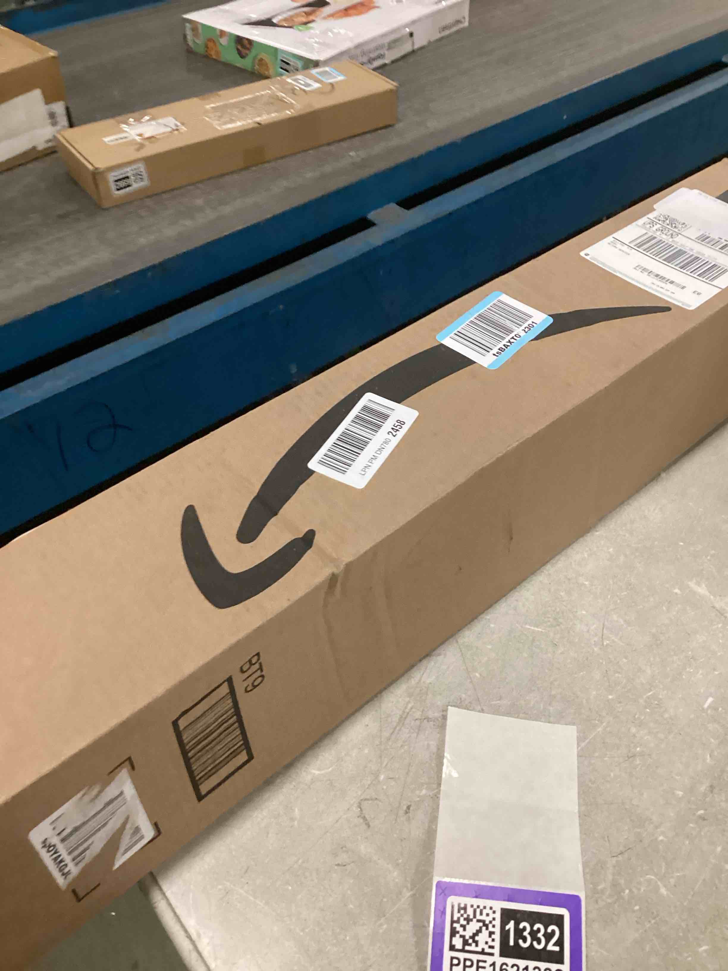 https://s3.amazonaws.com/lotting-images-prod/bidfta/PPE1621332_1735884337478.jpeg