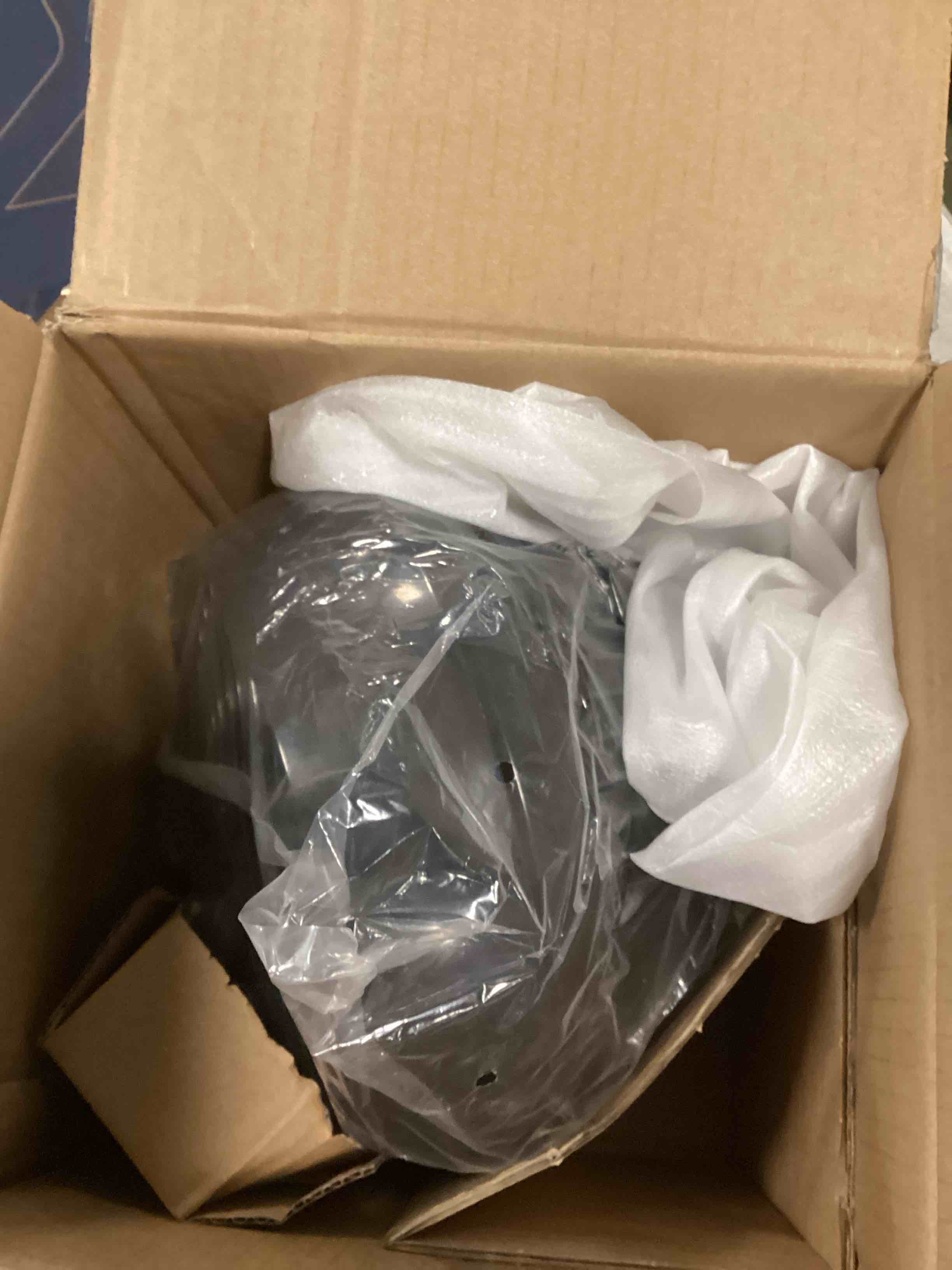 https://s3.amazonaws.com/lotting-images-prod/bidfta/PPE1621768_1736432349814.jpeg