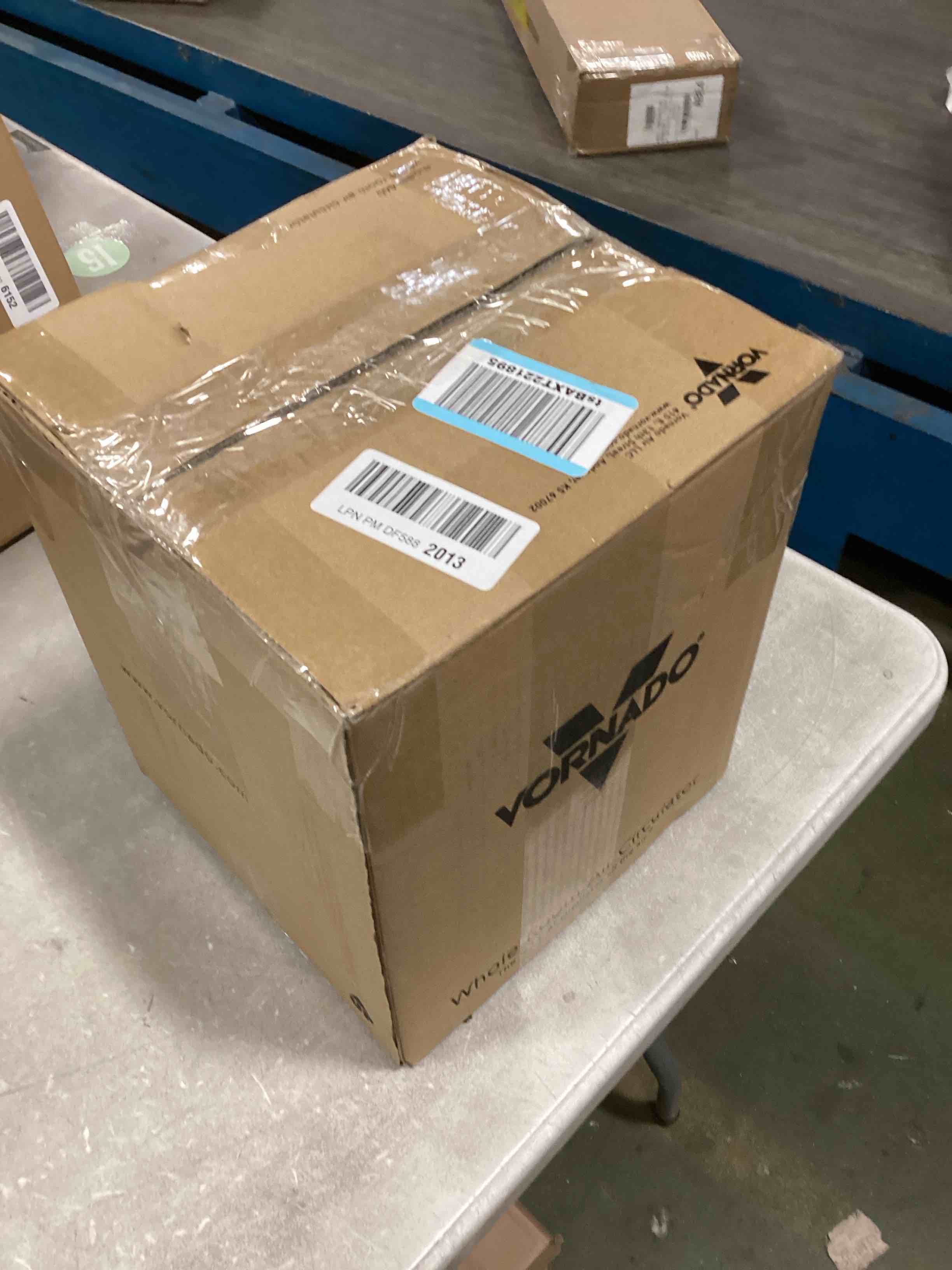 https://s3.amazonaws.com/lotting-images-prod/bidfta/PPE1621768_1736432372850.jpeg