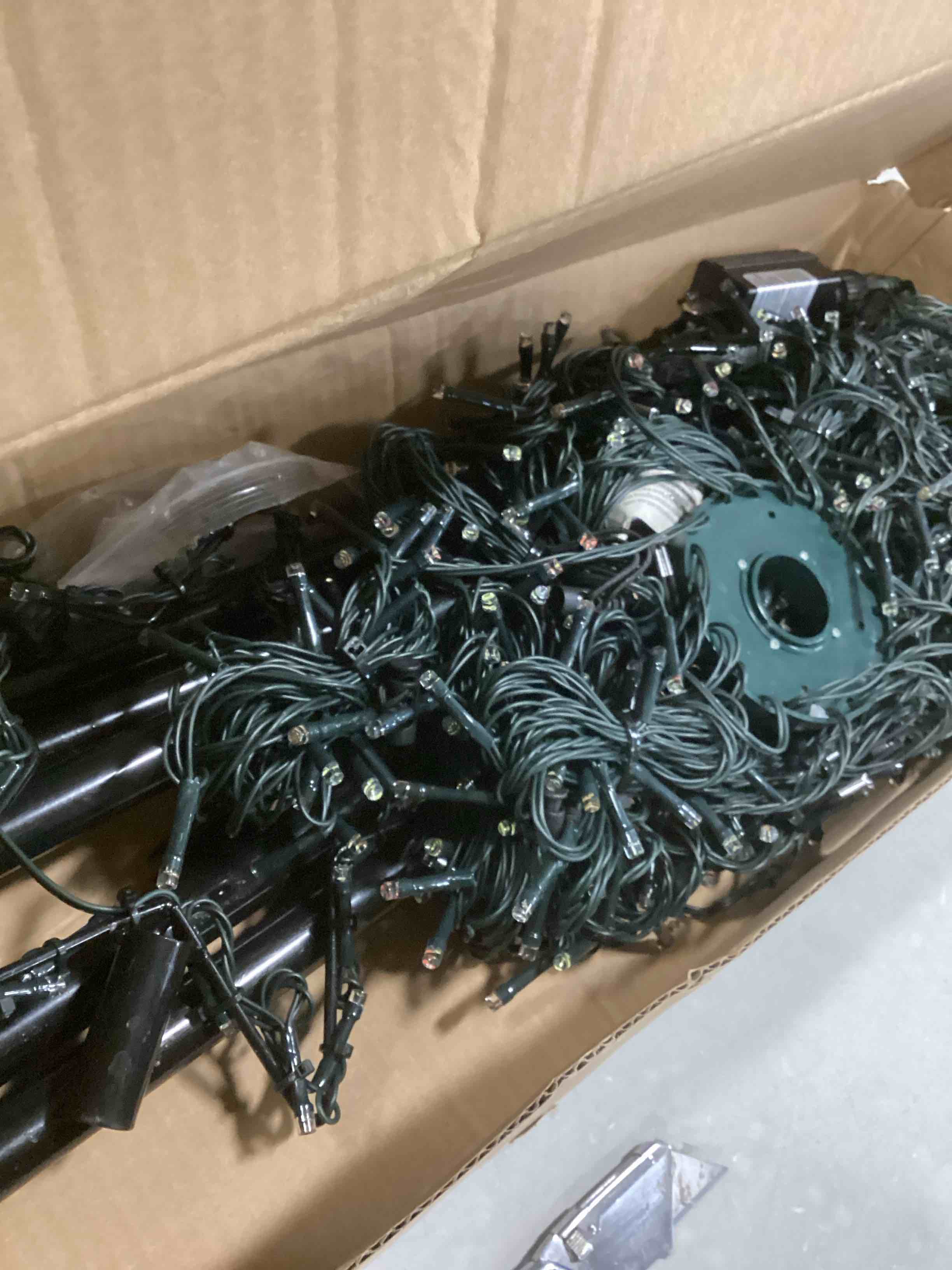 https://s3.amazonaws.com/lotting-images-prod/bidfta/PPE1621904_1736880380513.jpeg