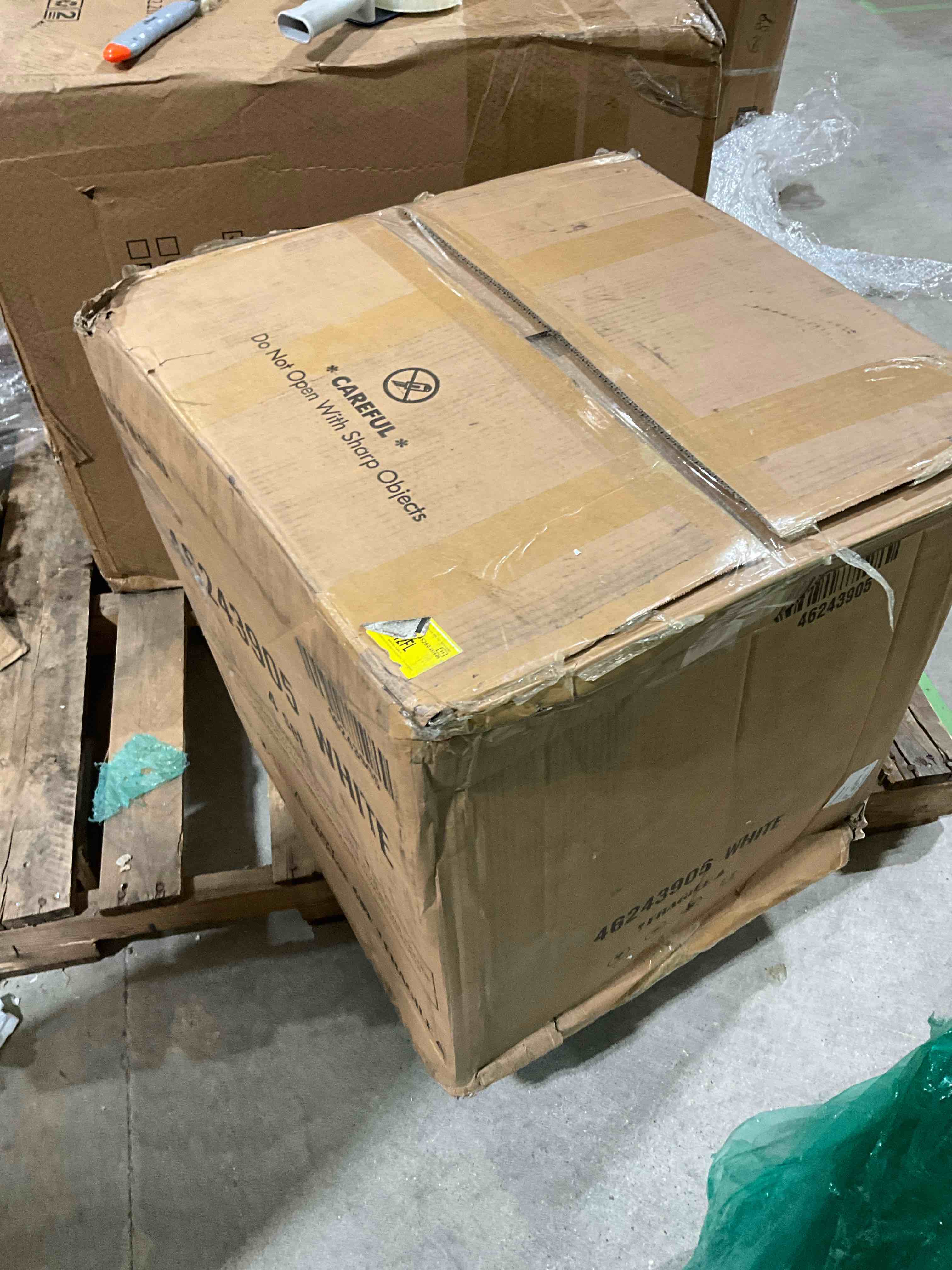 https://s3.amazonaws.com/lotting-images-prod/bidfta/PPE1626074_1737991109778.jpeg