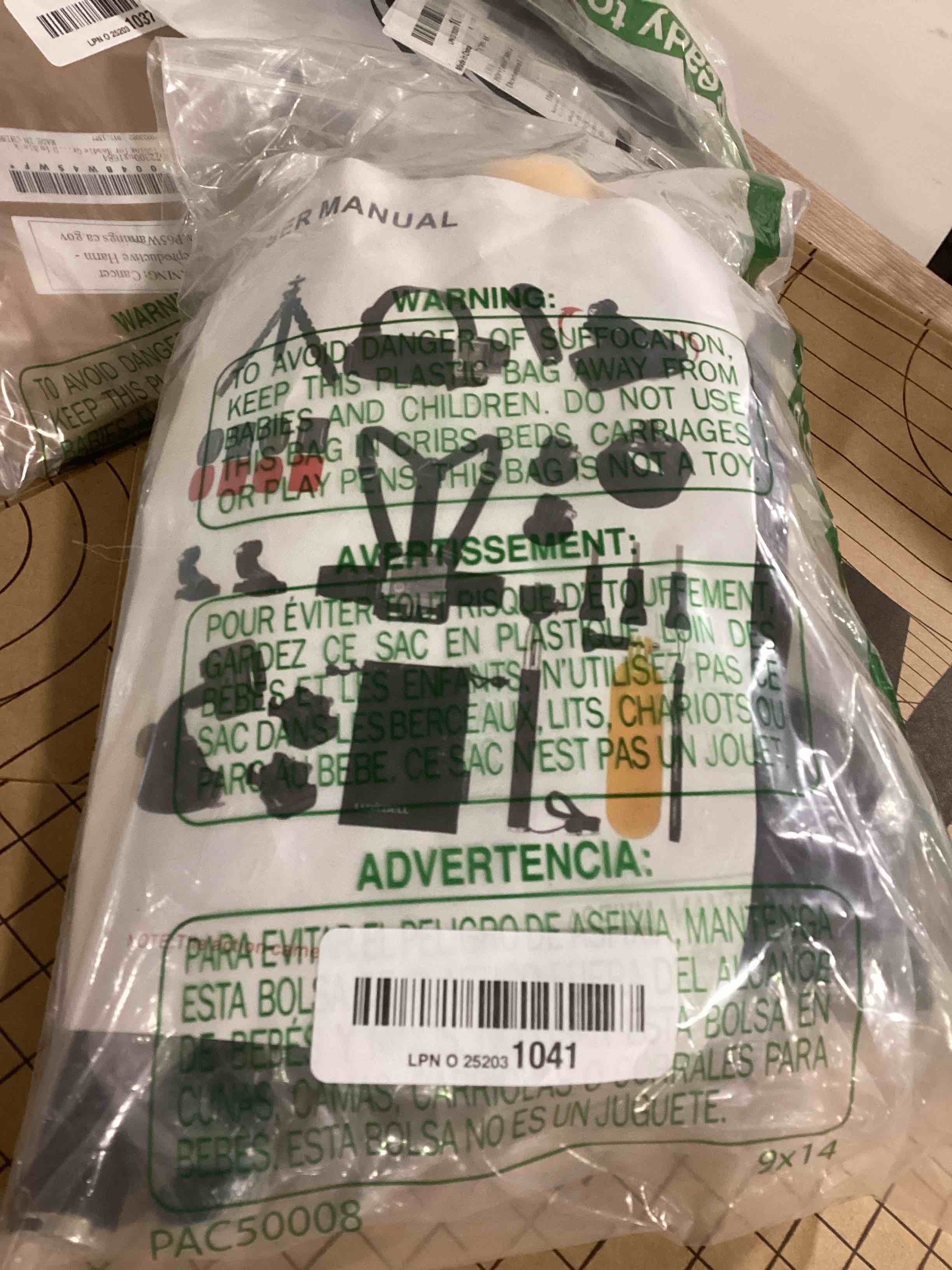 https://s3.amazonaws.com/lotting-images-prod/bidfta/PPE1627232_1736286847250.jpeg