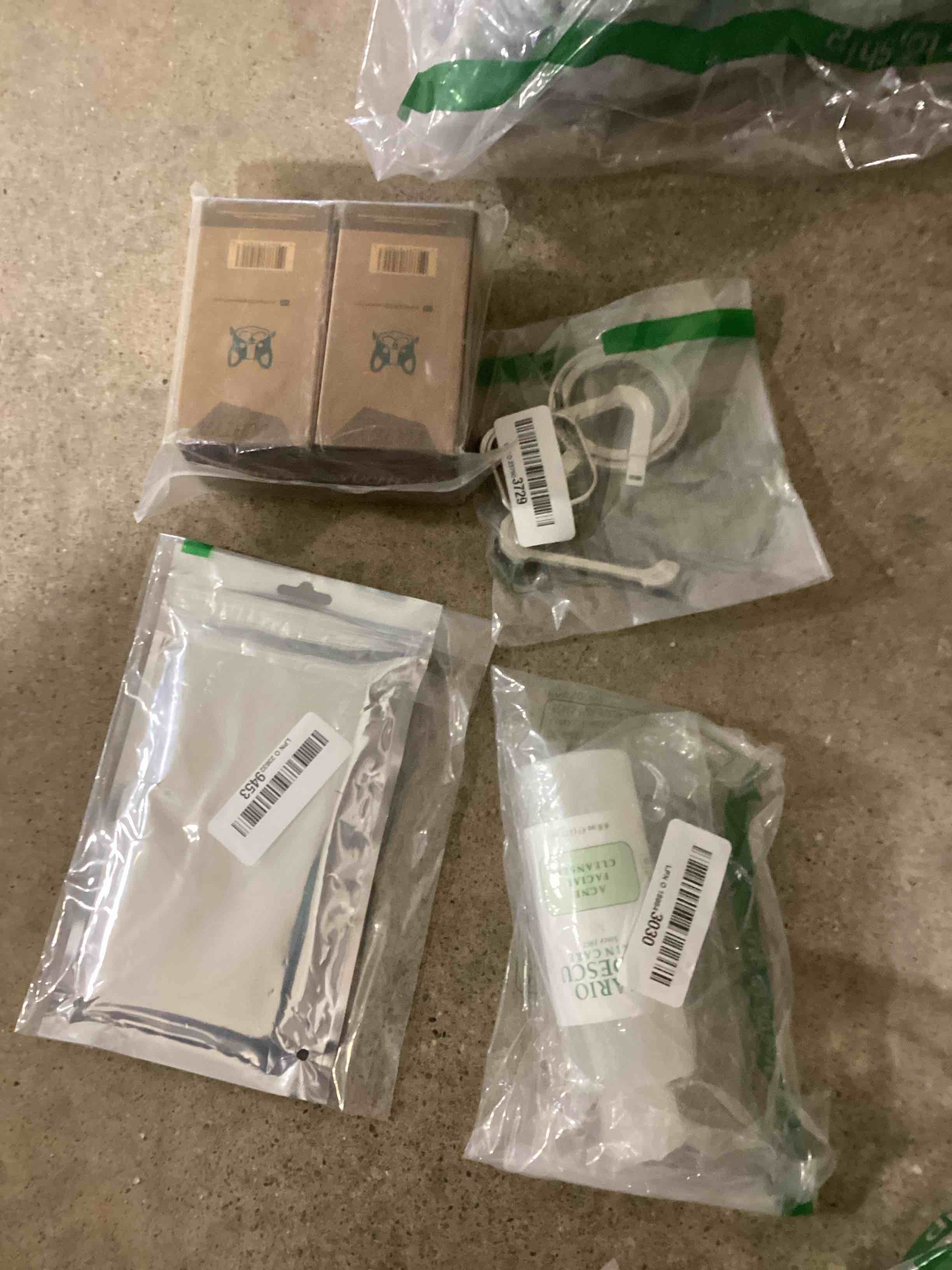 https://s3.amazonaws.com/lotting-images-prod/bidfta/PPE1627301_1736282269791.jpeg