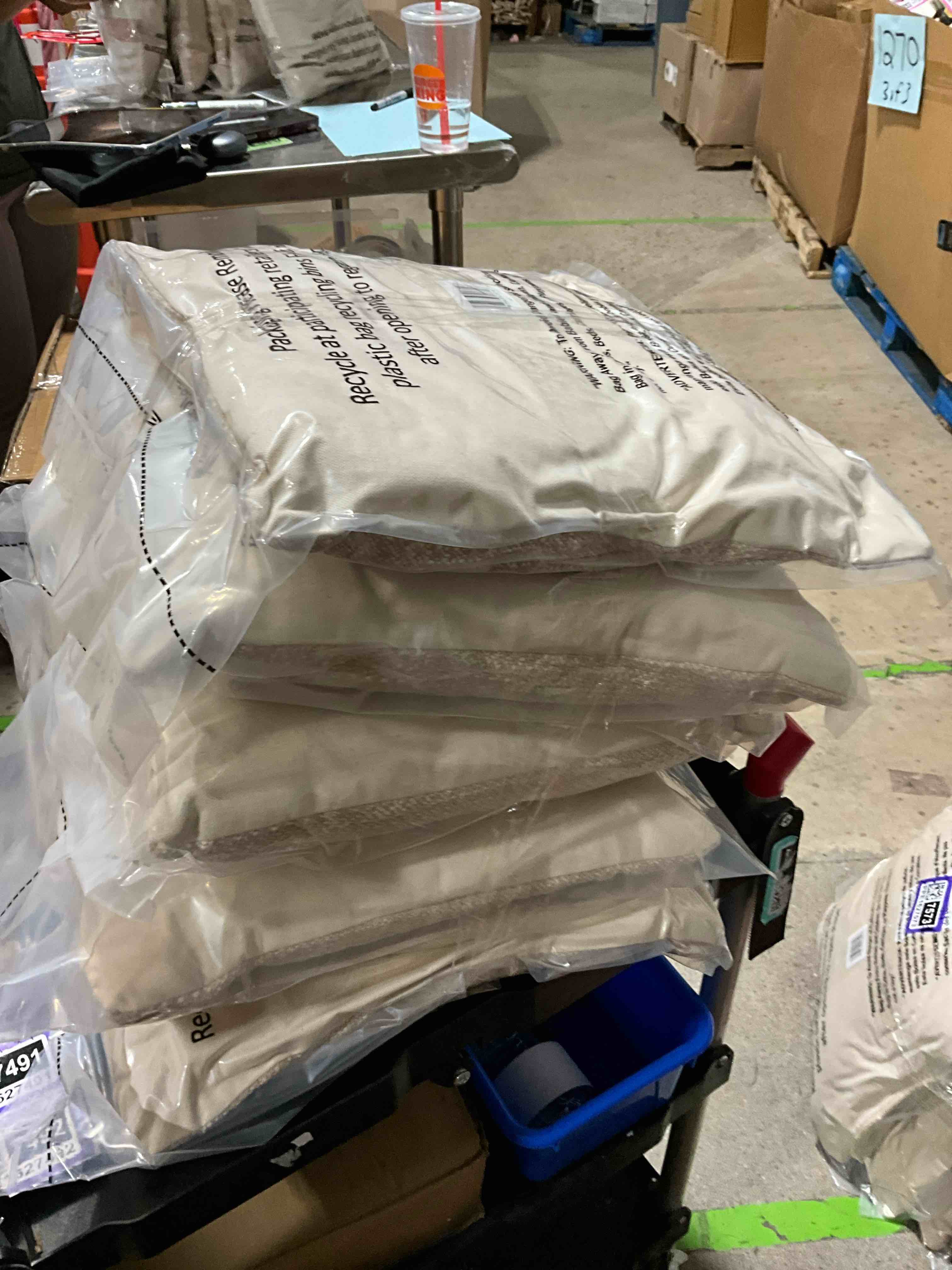 https://s3.amazonaws.com/lotting-images-prod/bidfta/PPE1627488_1752848402330.jpeg