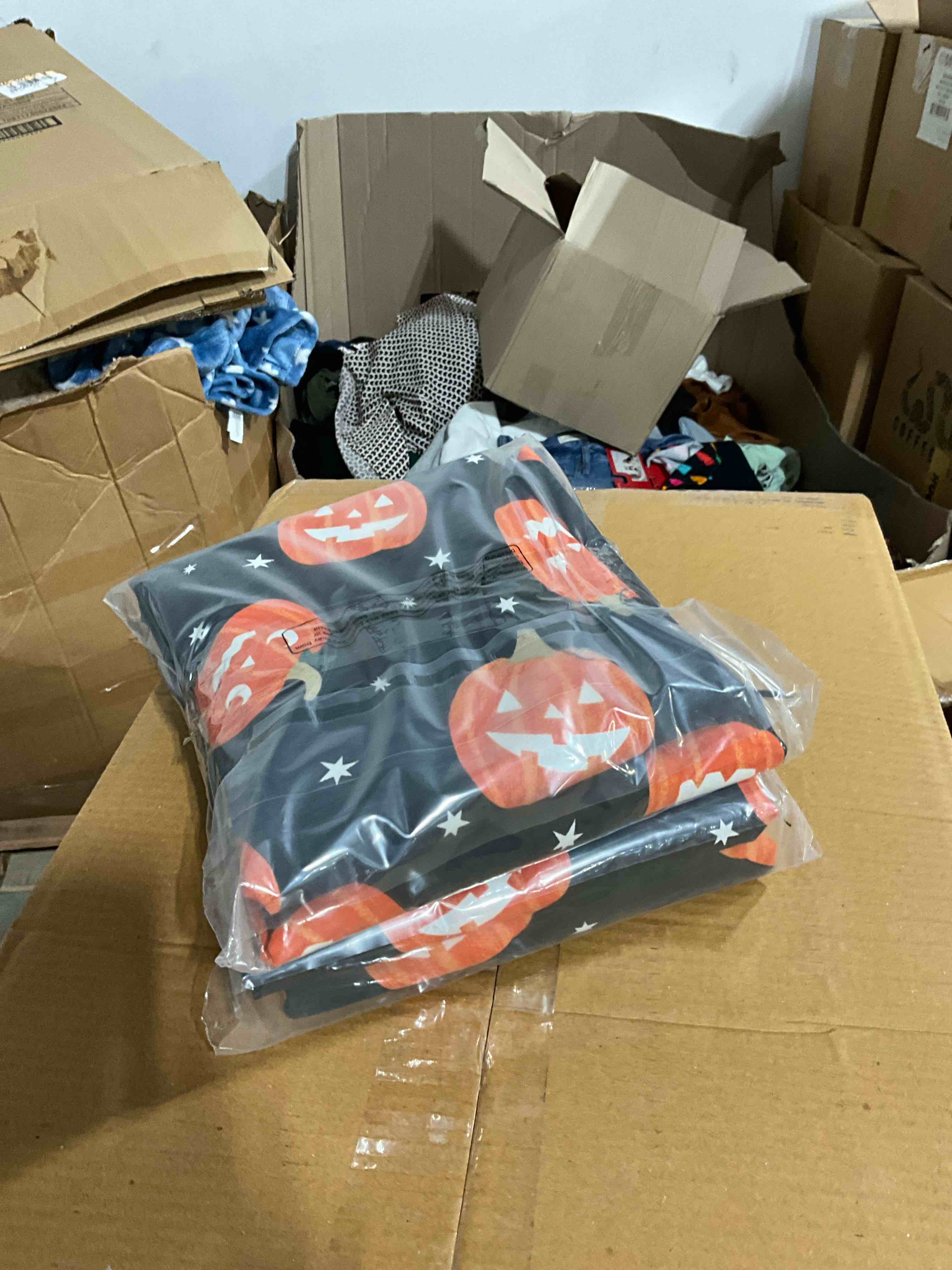 https://s3.amazonaws.com/lotting-images-prod/bidfta/PPE1627521_1752849251255.jpeg