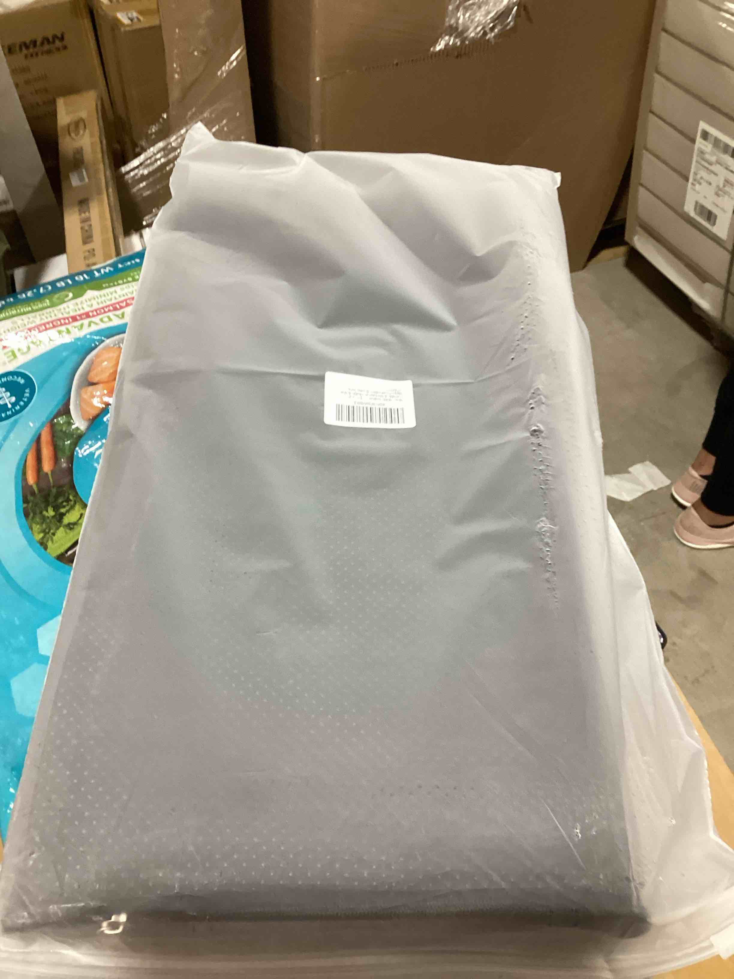 https://s3.amazonaws.com/lotting-images-prod/bidfta/PPE1628230_1742402271556.jpeg