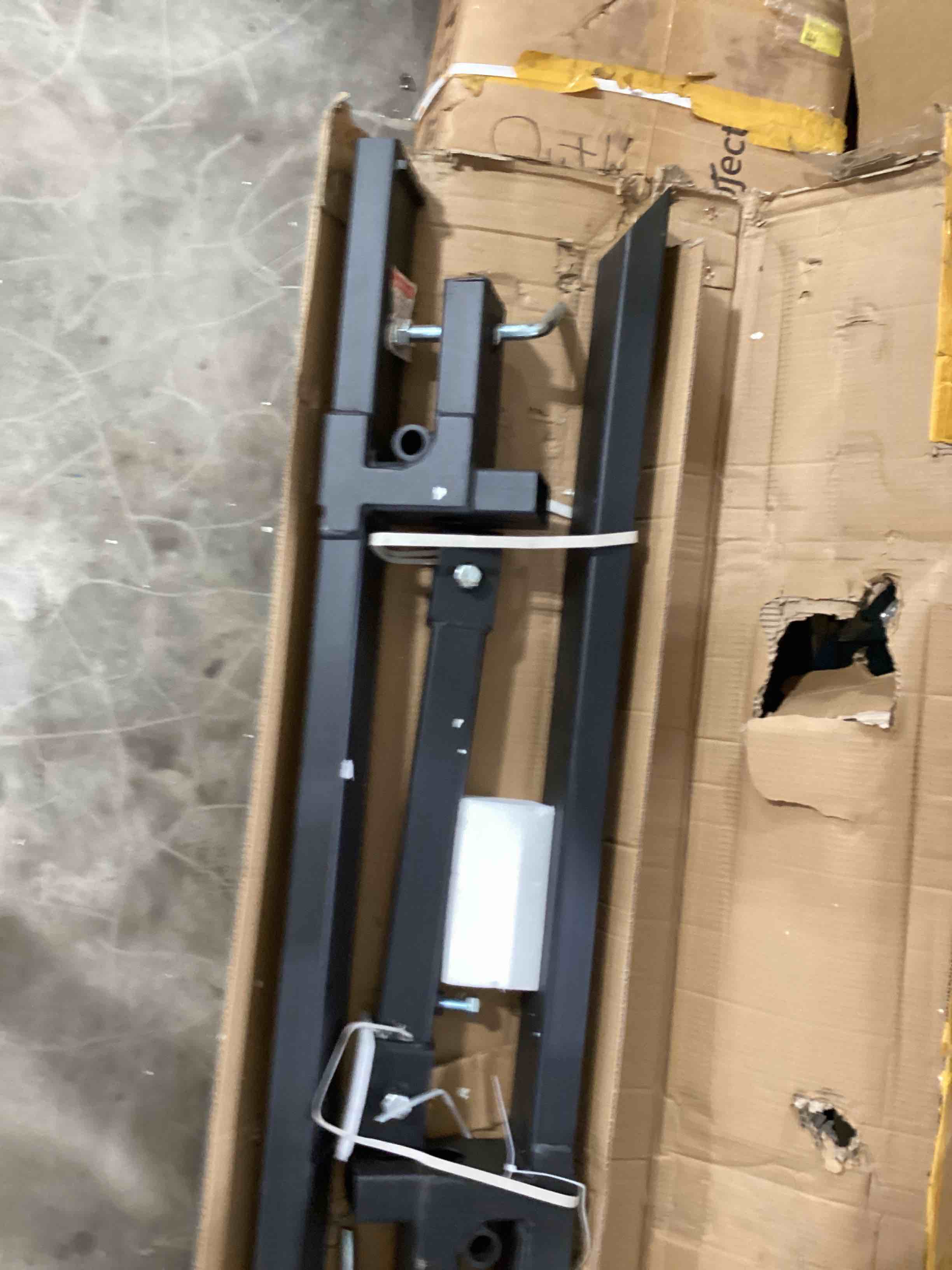 https://s3.amazonaws.com/lotting-images-prod/bidfta/PPE1629852_1750688438675.jpeg