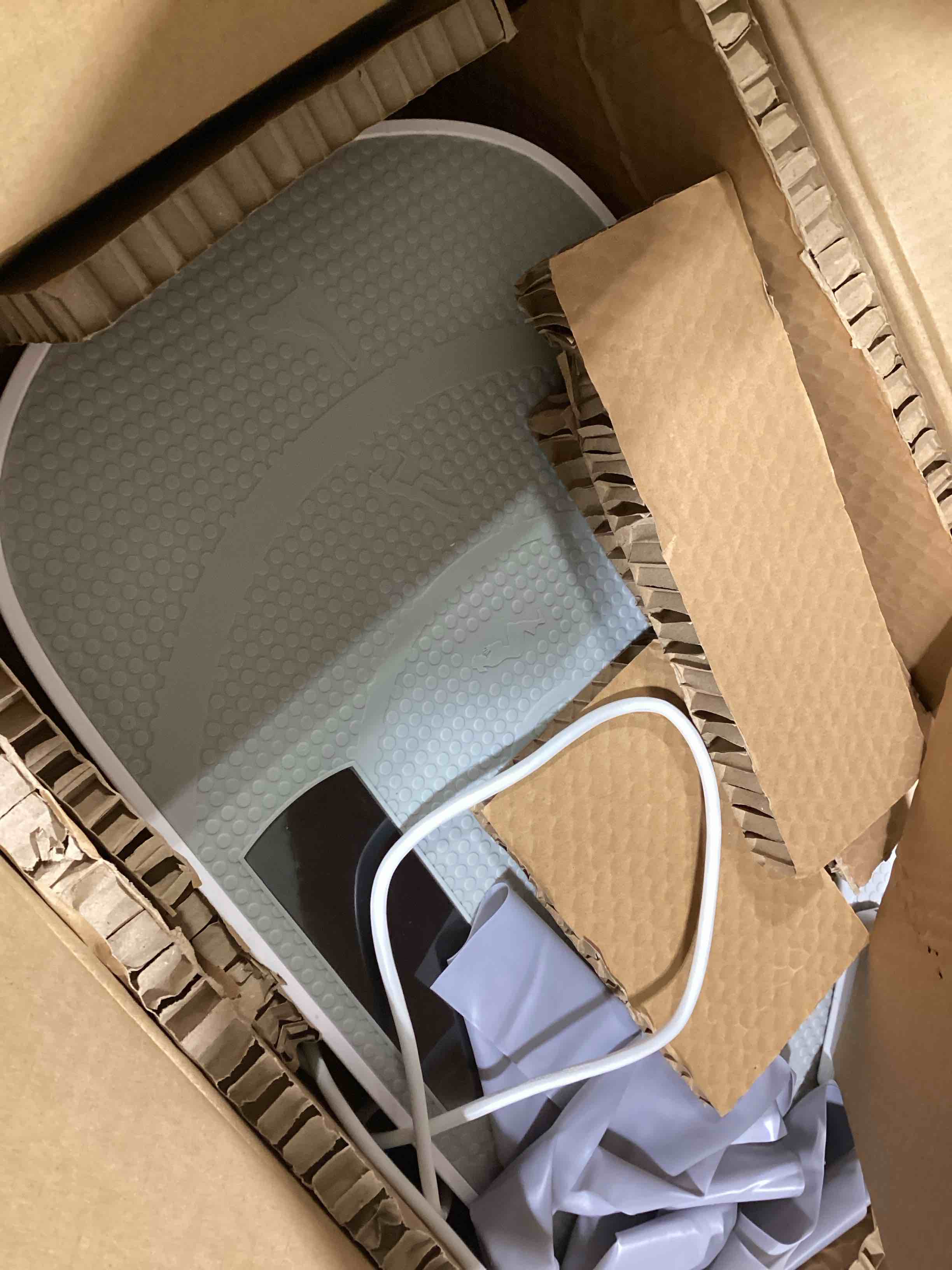 https://s3.amazonaws.com/lotting-images-prod/bidfta/PPE1631065_1736952427899.jpeg